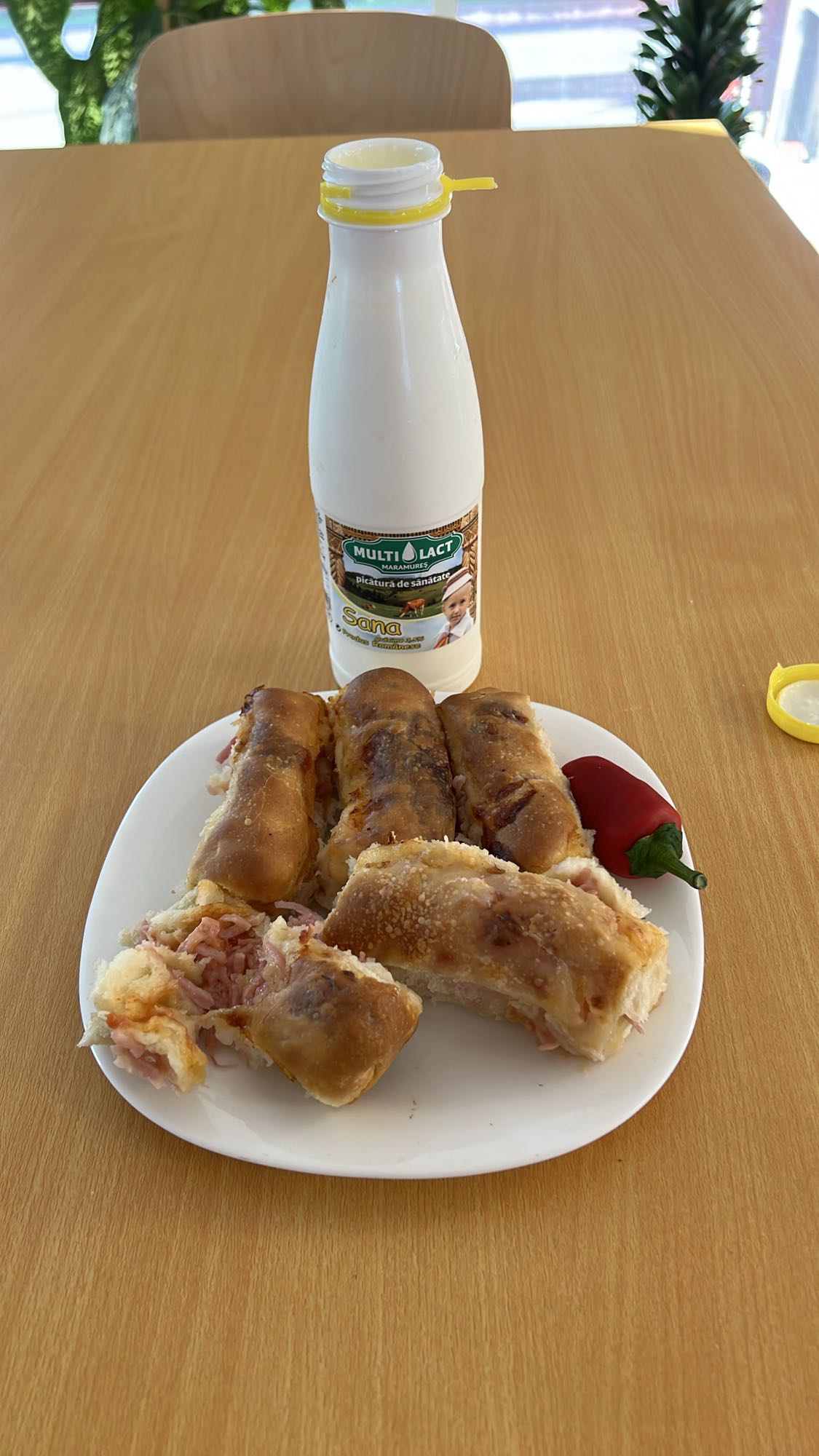 Rulouri cu șuncă și sana