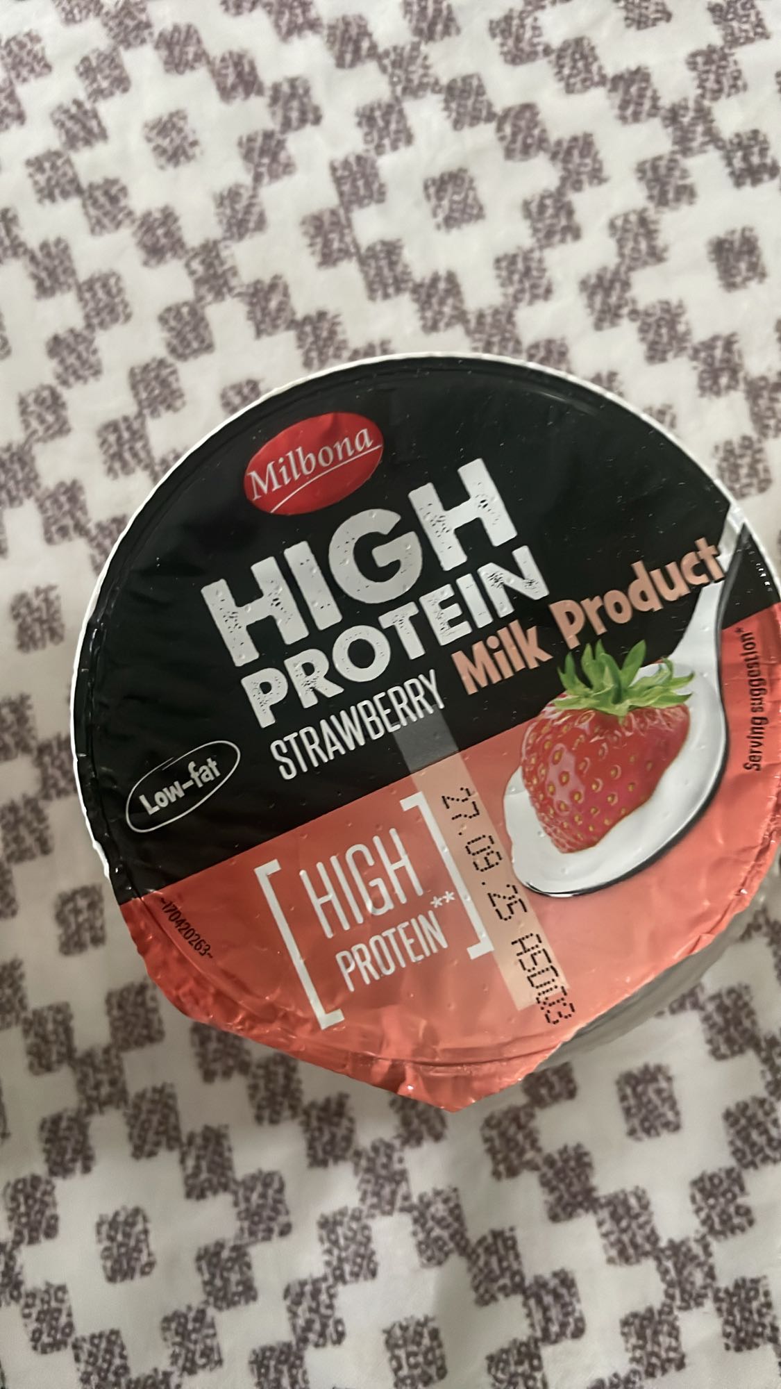 Iaurt proteic capsuni