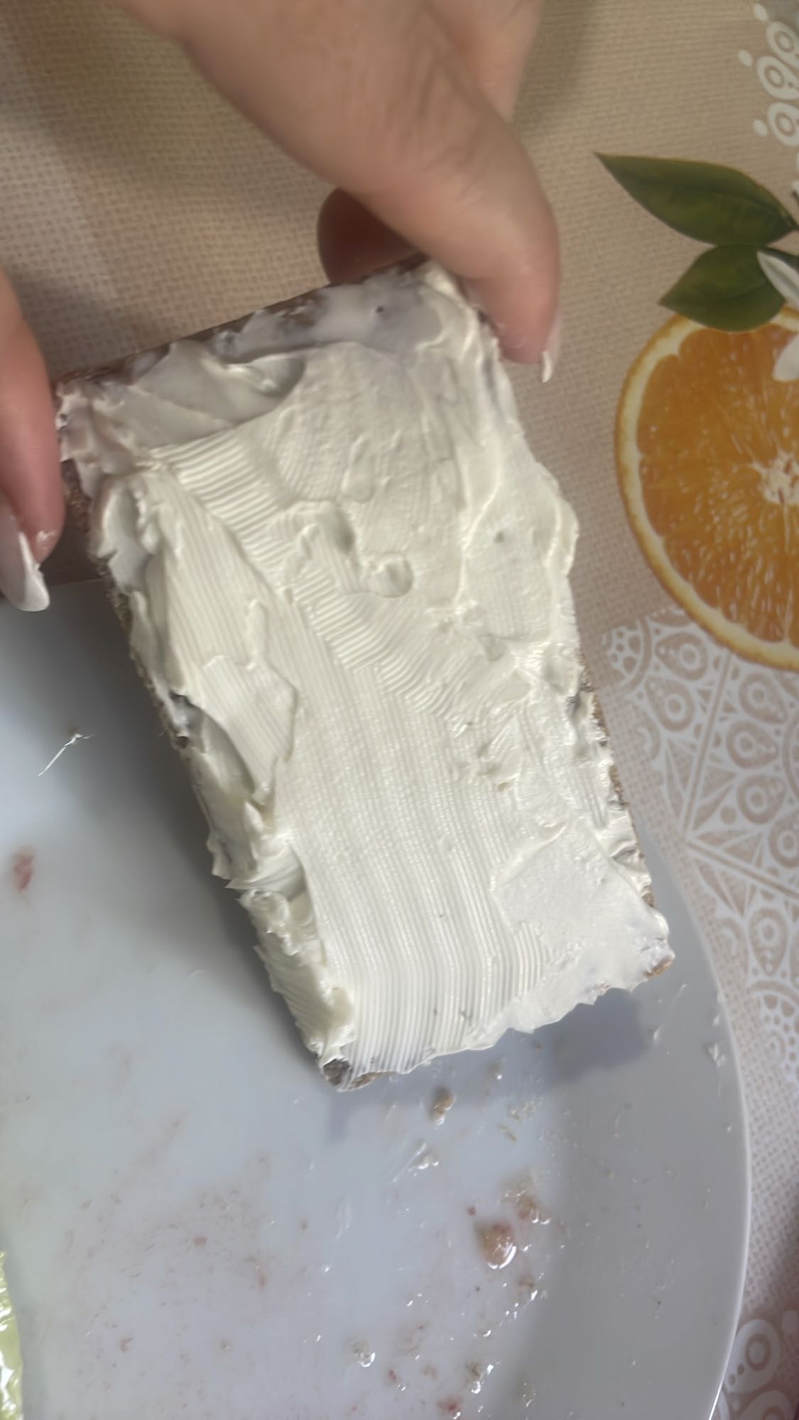 Pâine crocantă cu cremă de brânză