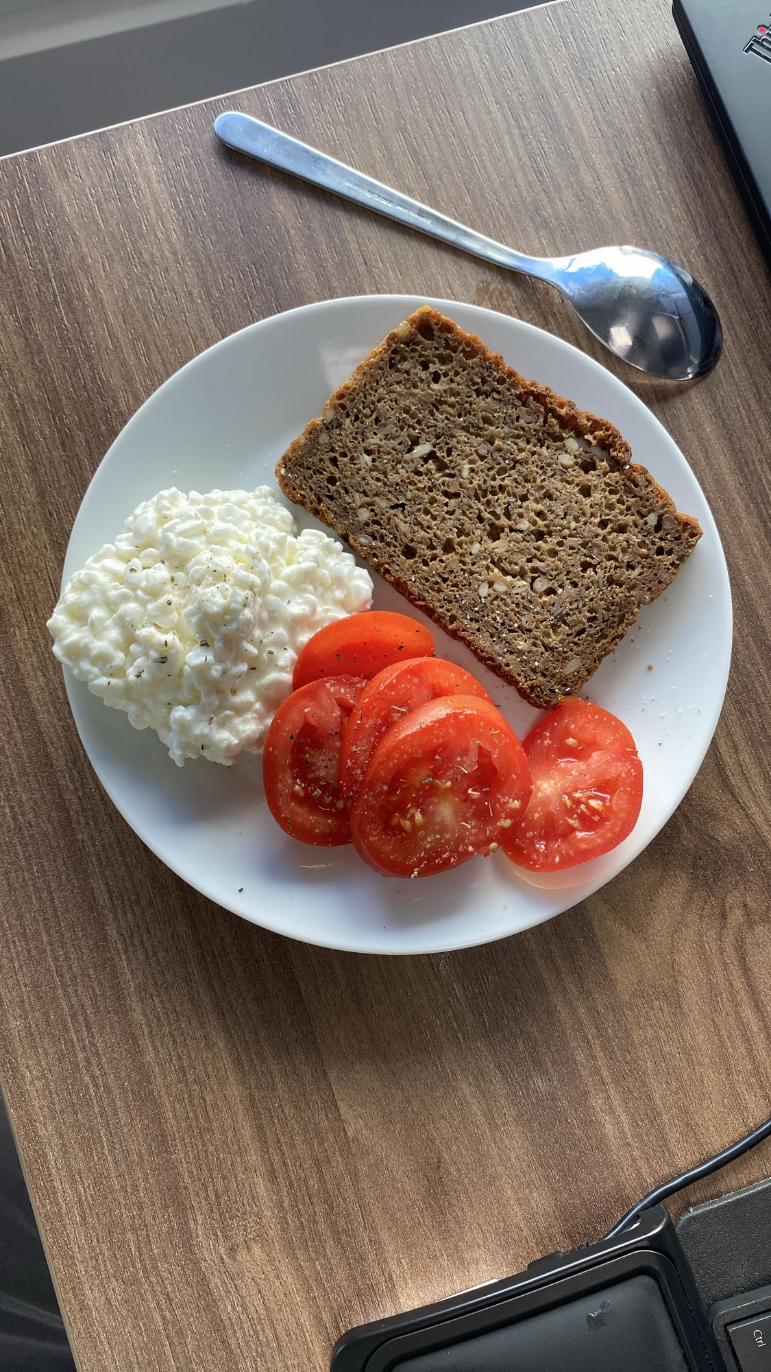 Kesoröra med rågbröd