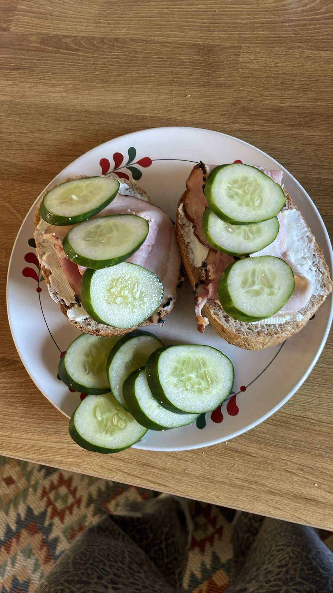 Kanapki z szynką i ogórkiem