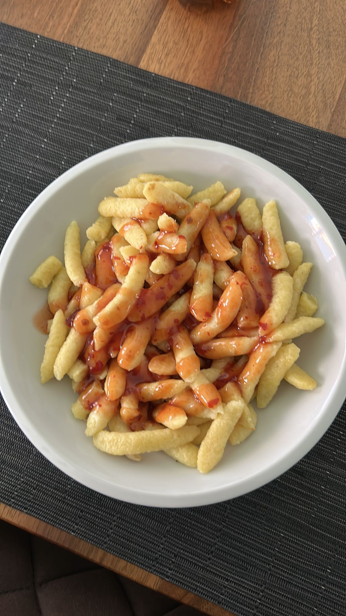 Spätzle mit Chilisauce