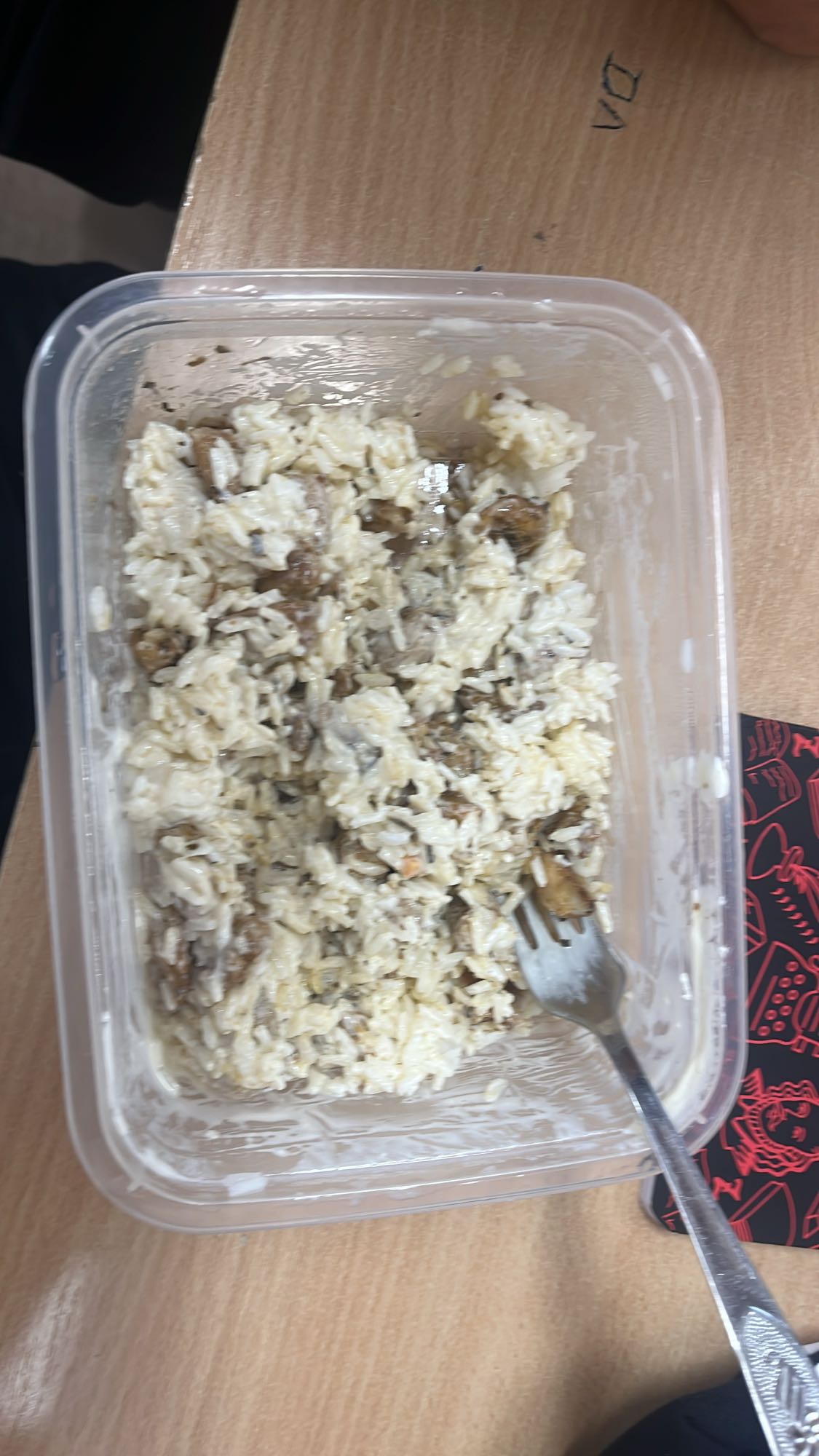 Ryż z kurczakiem i sosem