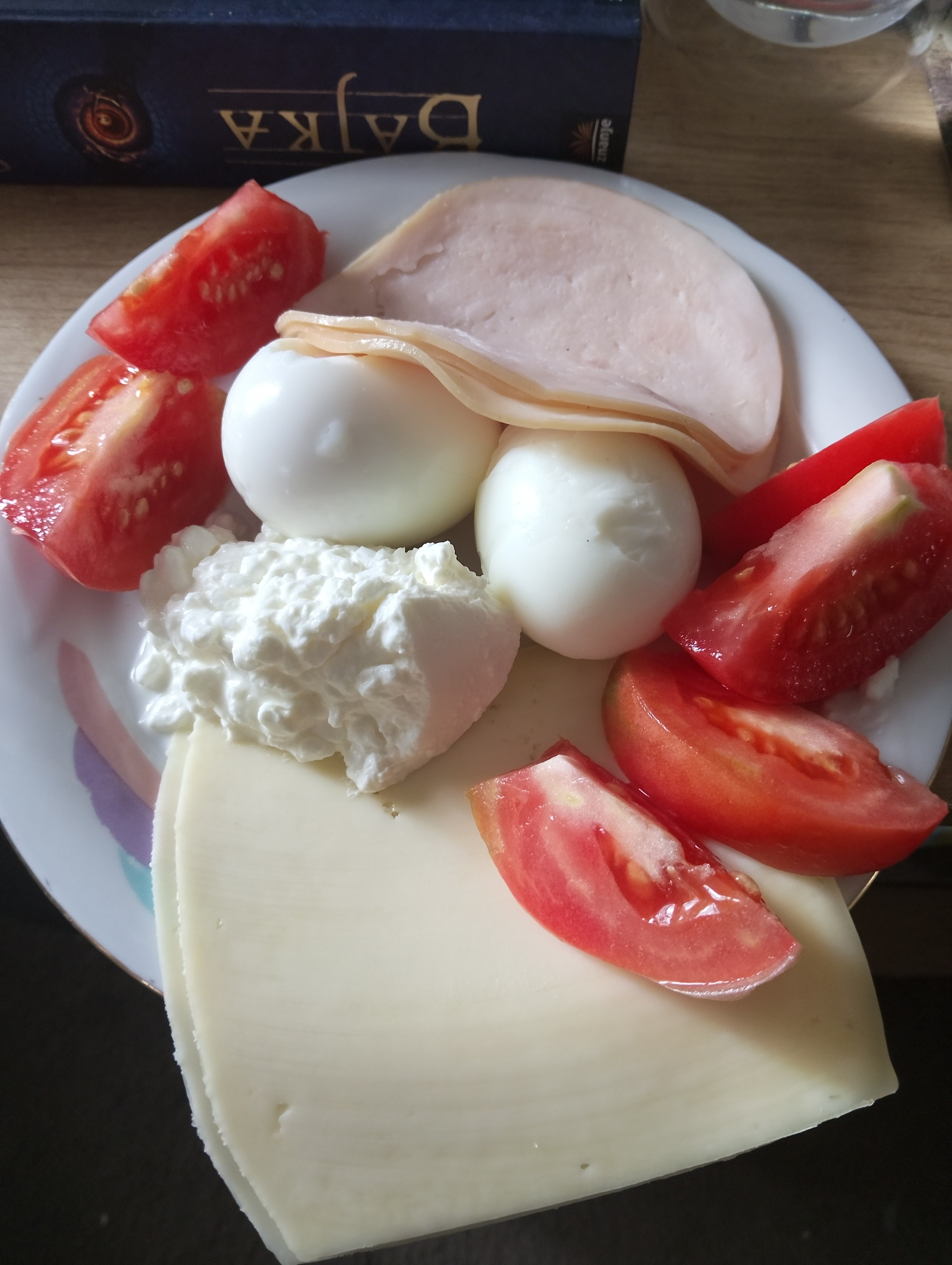 Egg, cheese, tomato plate