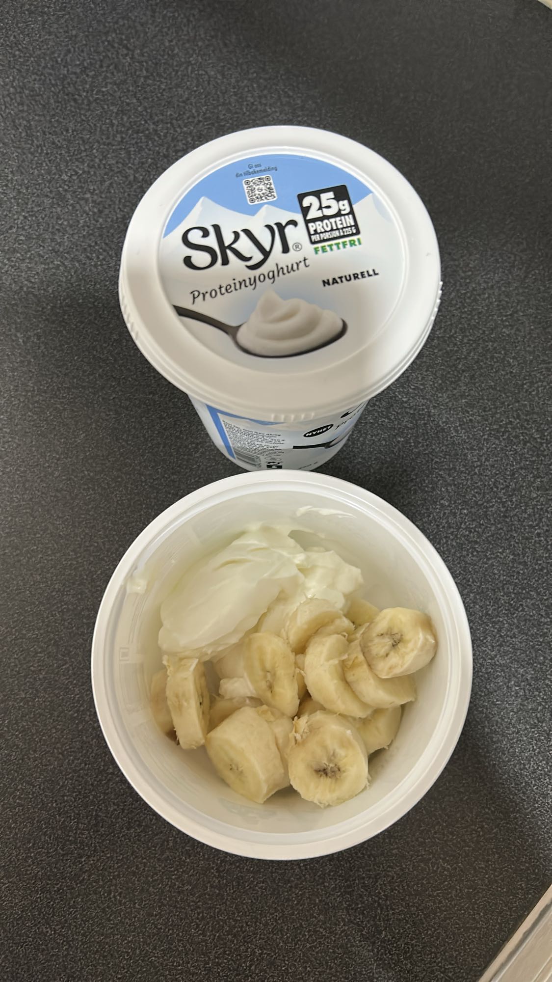 Skyr med banan