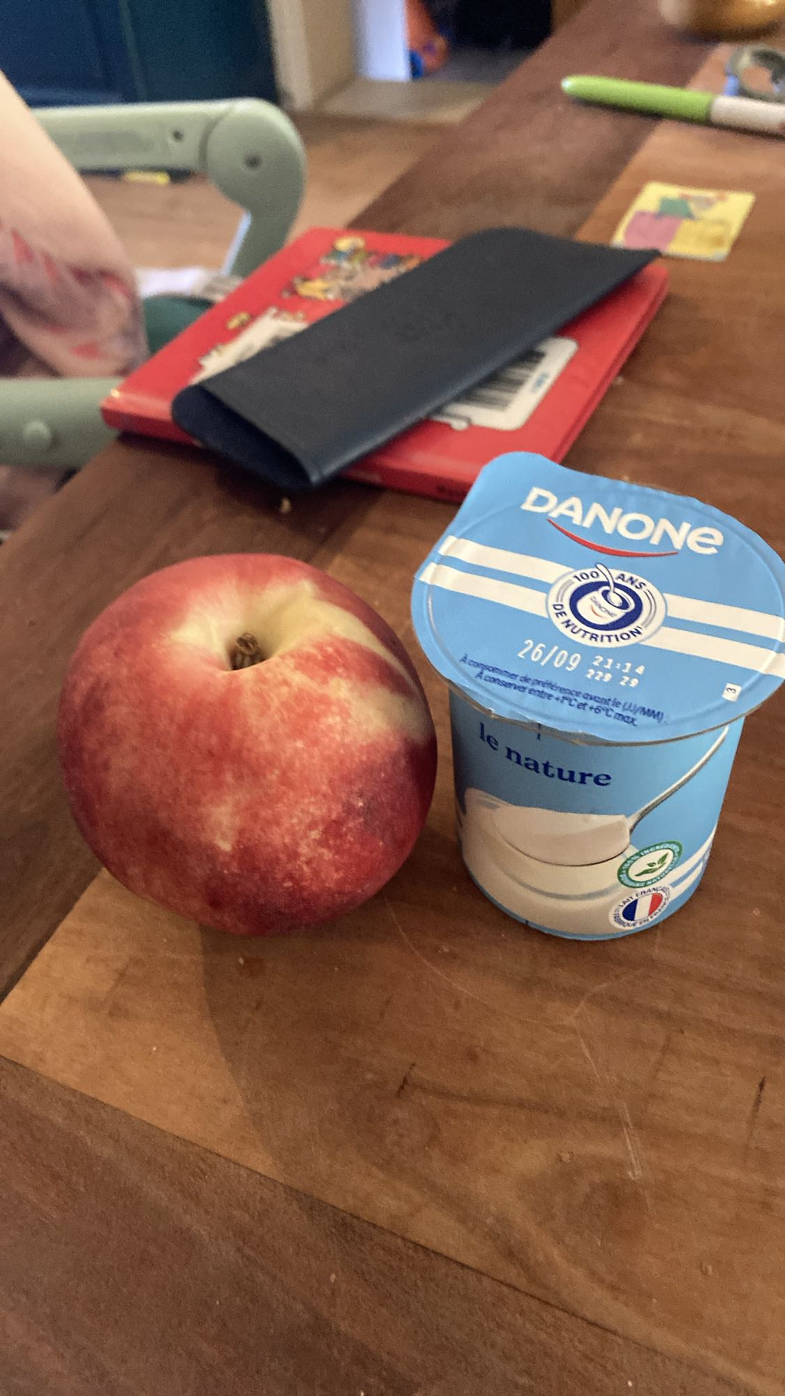 Yaourt nature et pêche