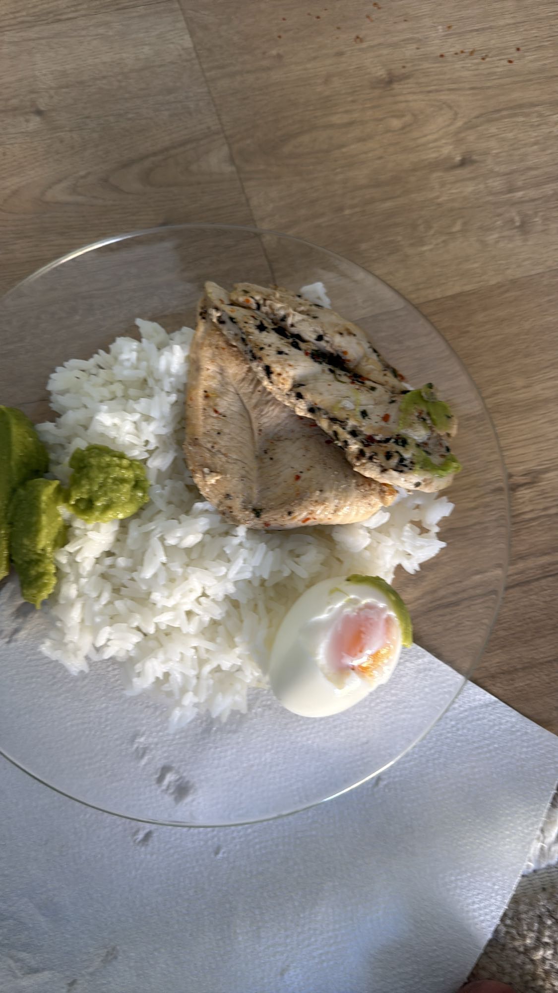 Pollo con arroz y huevo