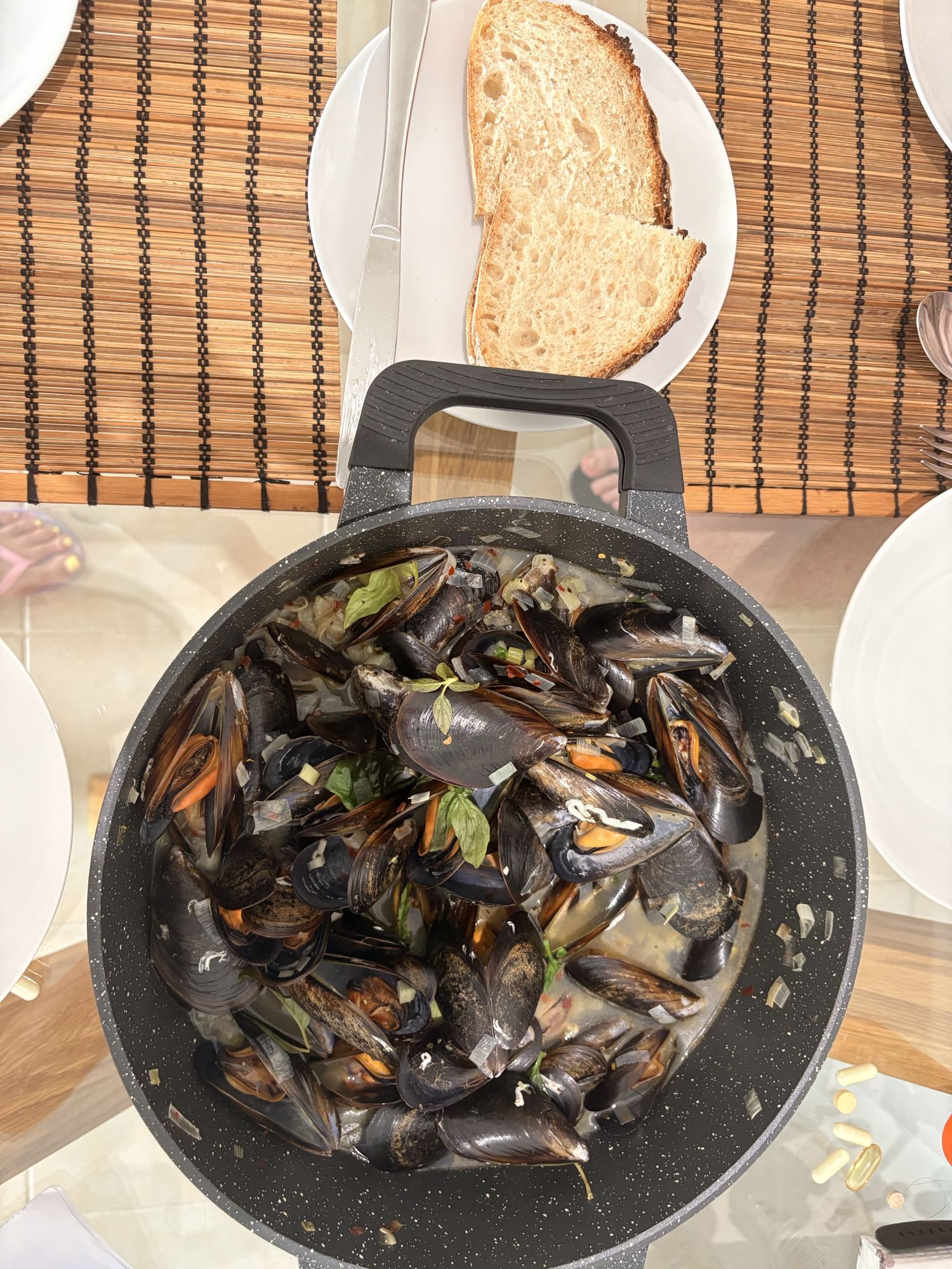 Mussels with Bread