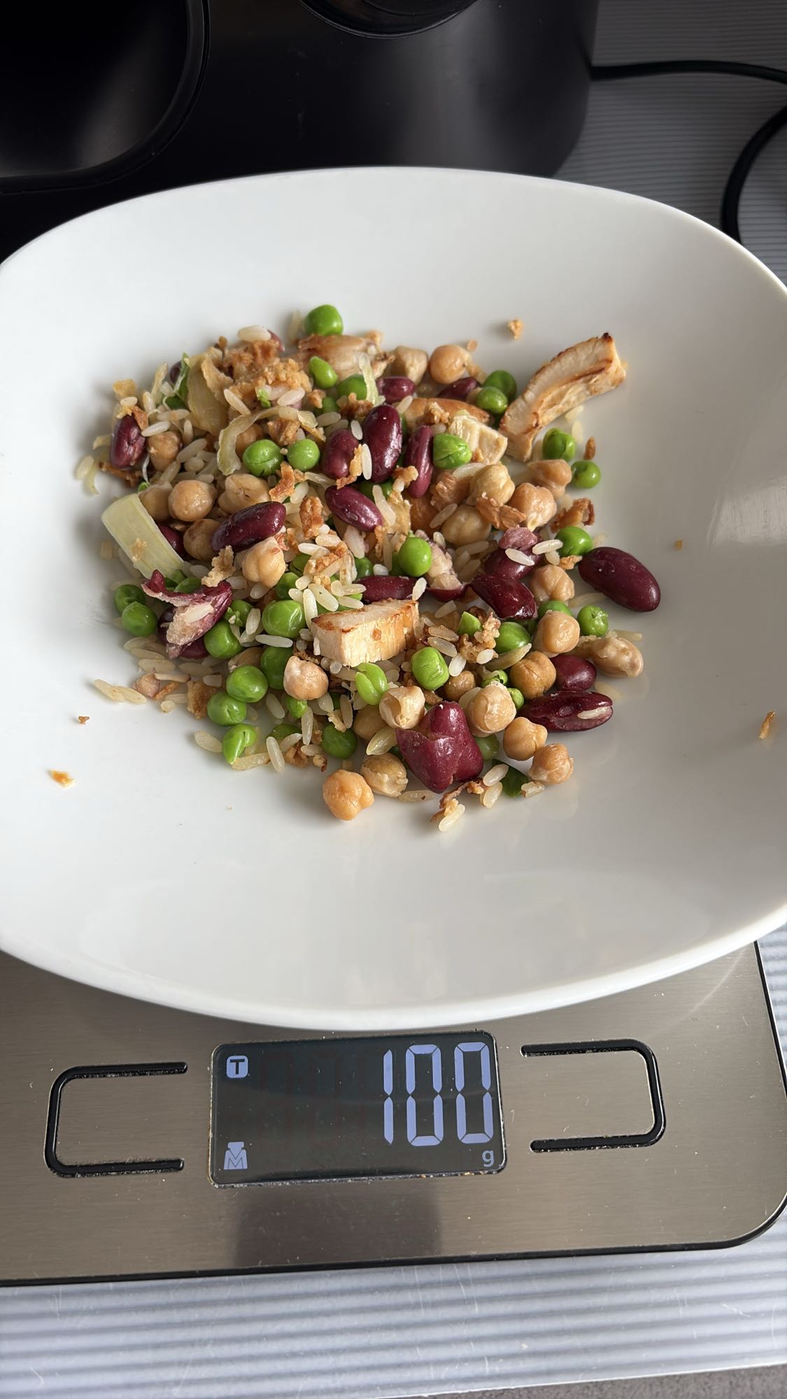 Peulvruchten rijst salade