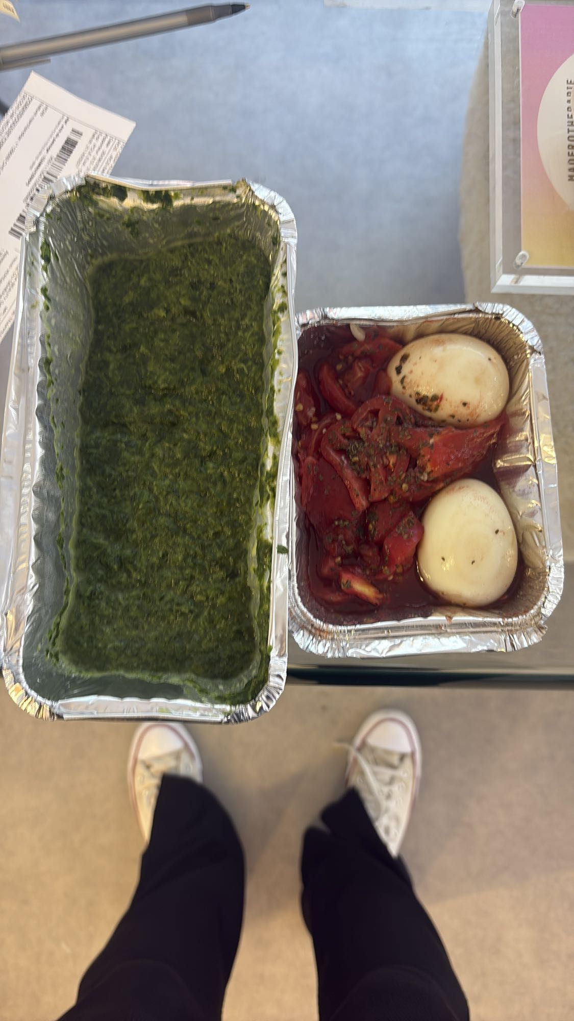 Épinards et œufs en sauce