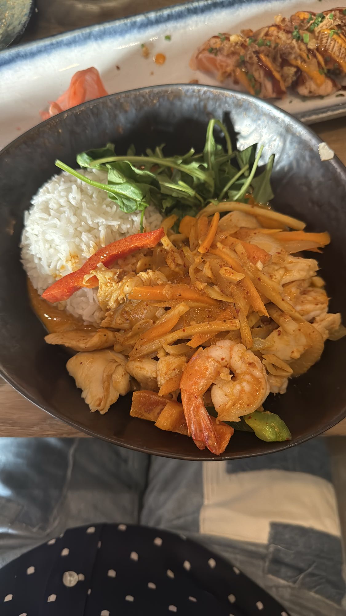 Ris med kyckling och räkor