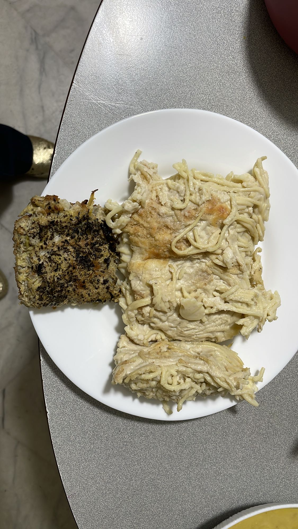 Chicken pasta bake with bread