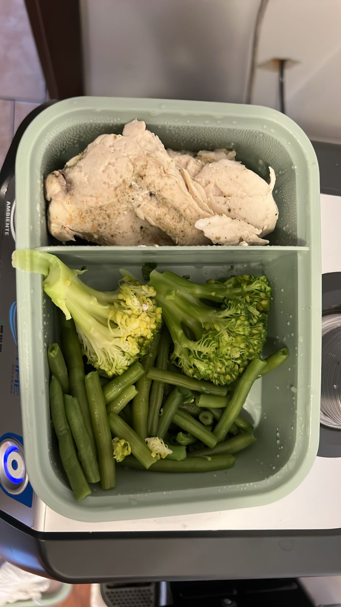 Tavuklu Sebze Kutusu