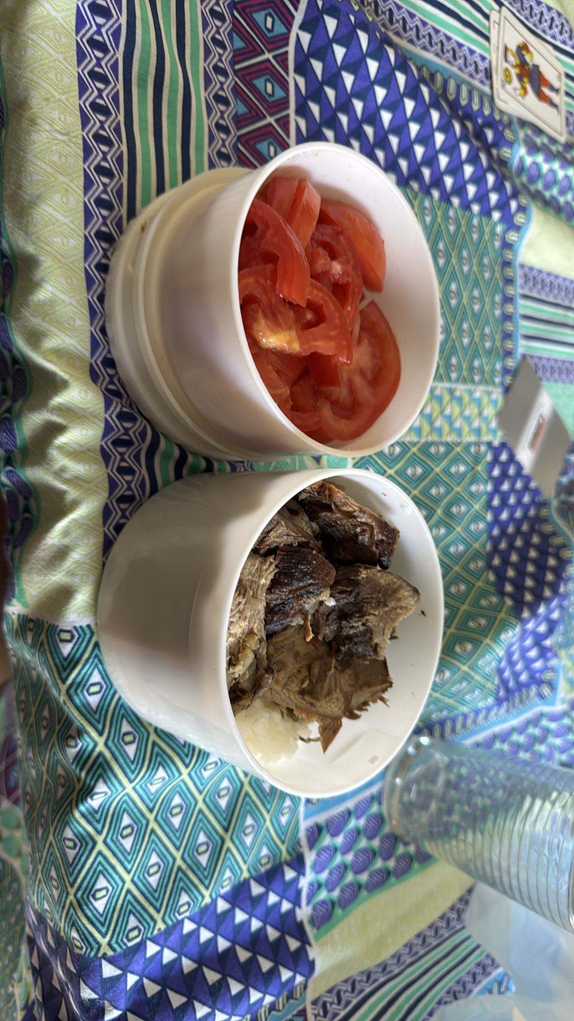 Carne con arroz y tomate