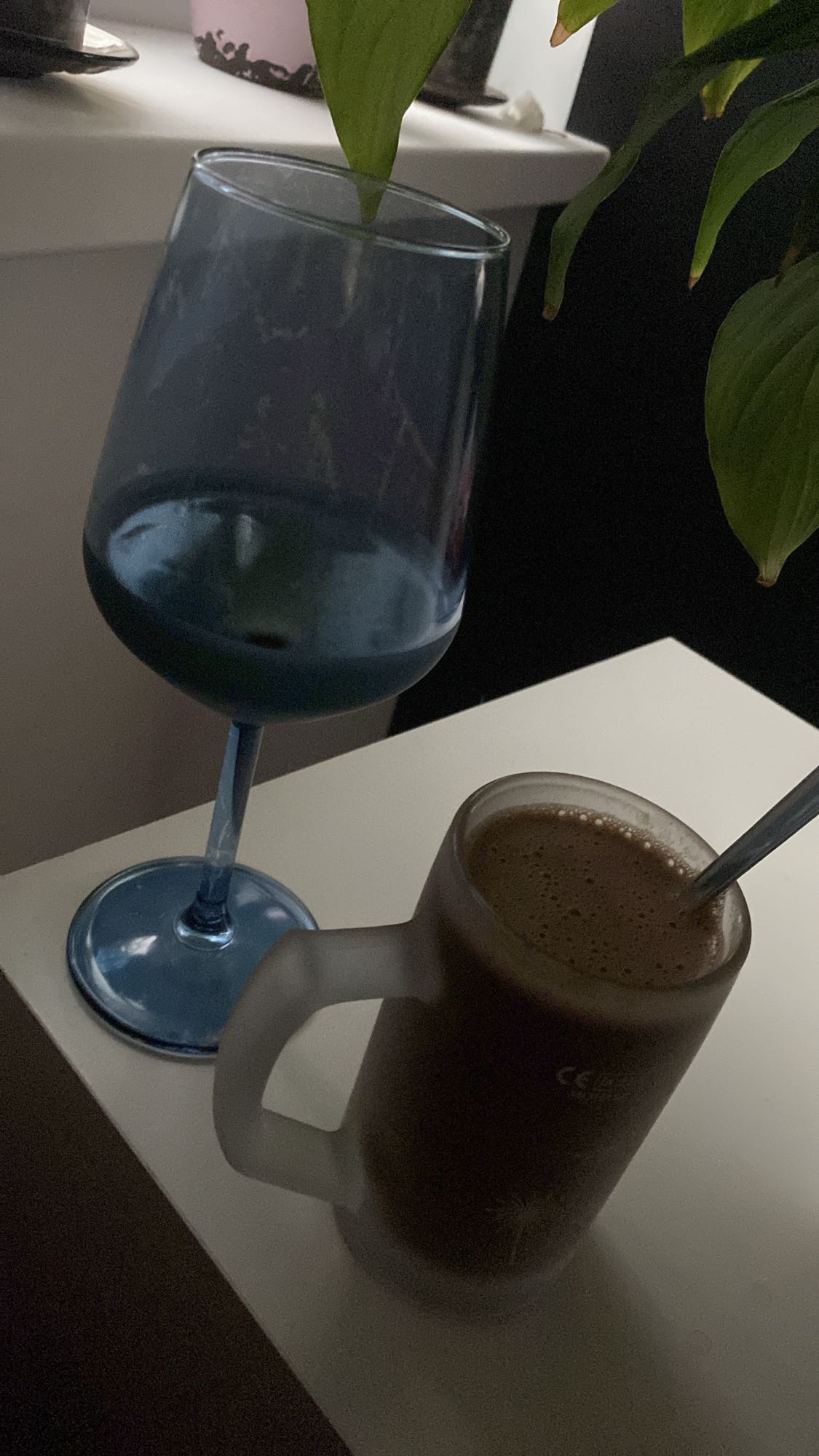 Ciocolată caldă și apă