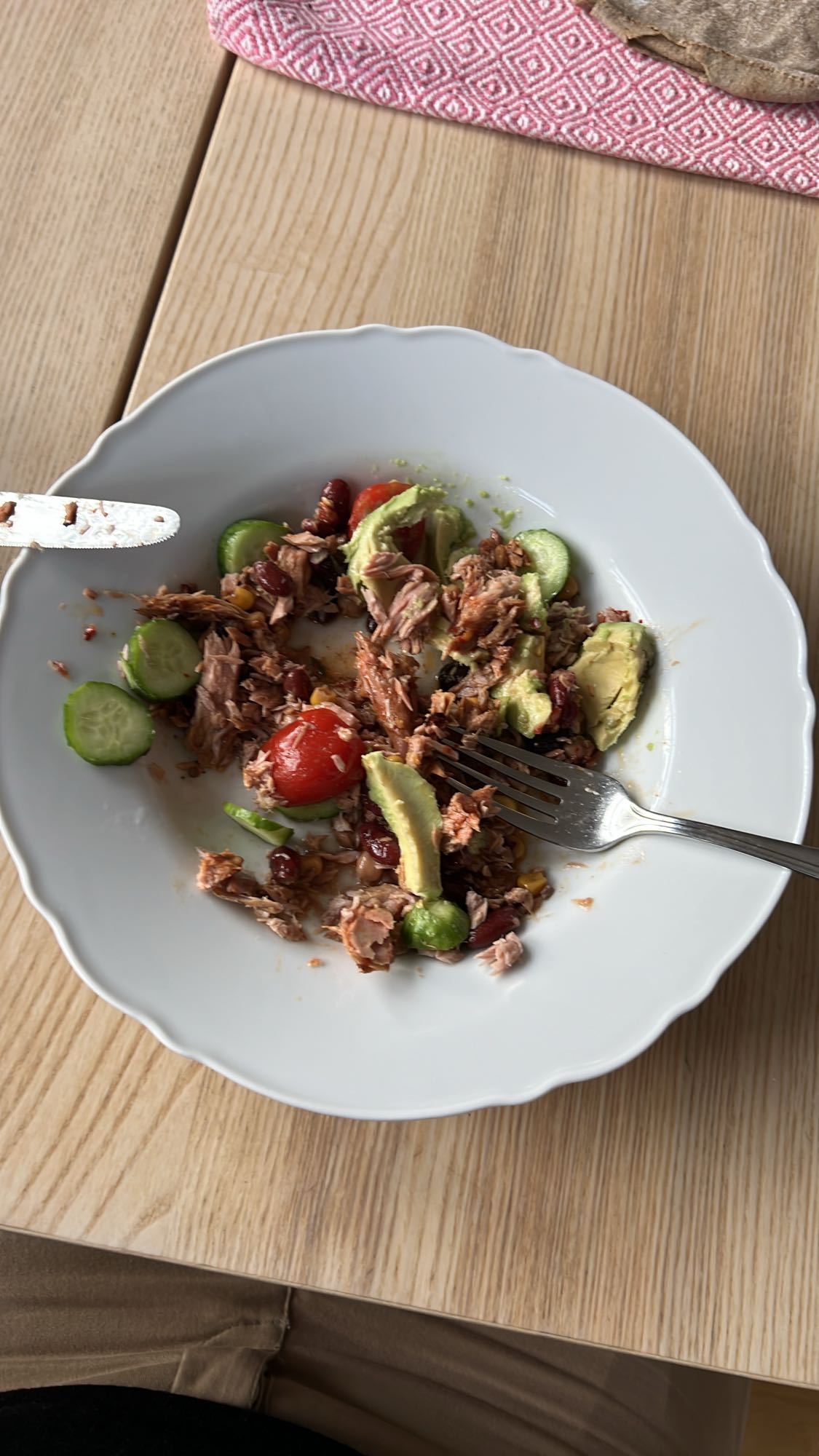 Tonfisksallad med avokado