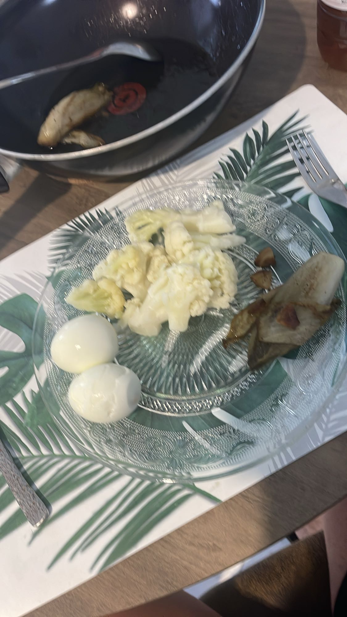 Oeufs, chou-fleur, endive