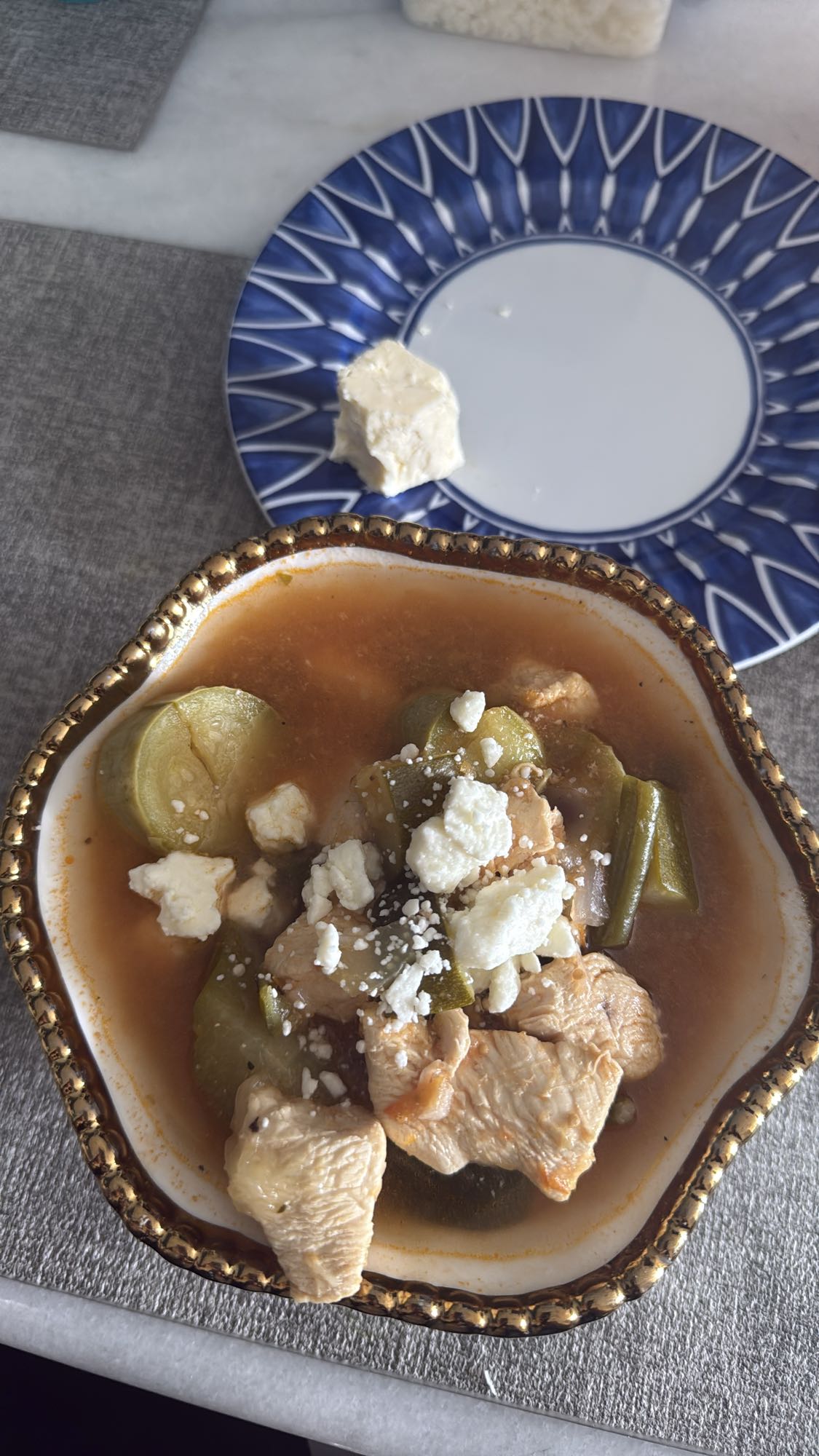 Guisado de pollo con queso