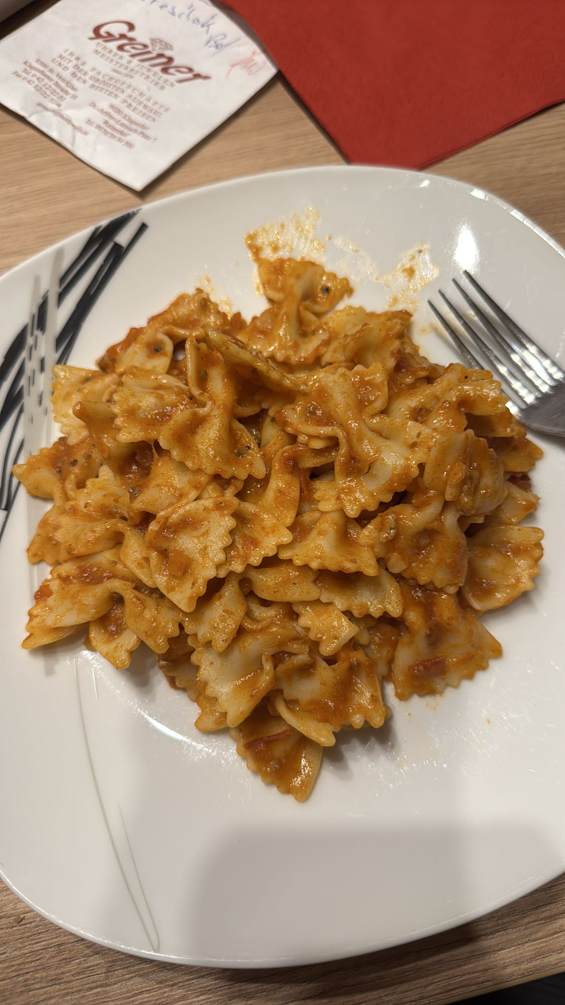 Farfalle mit Tomatensauce