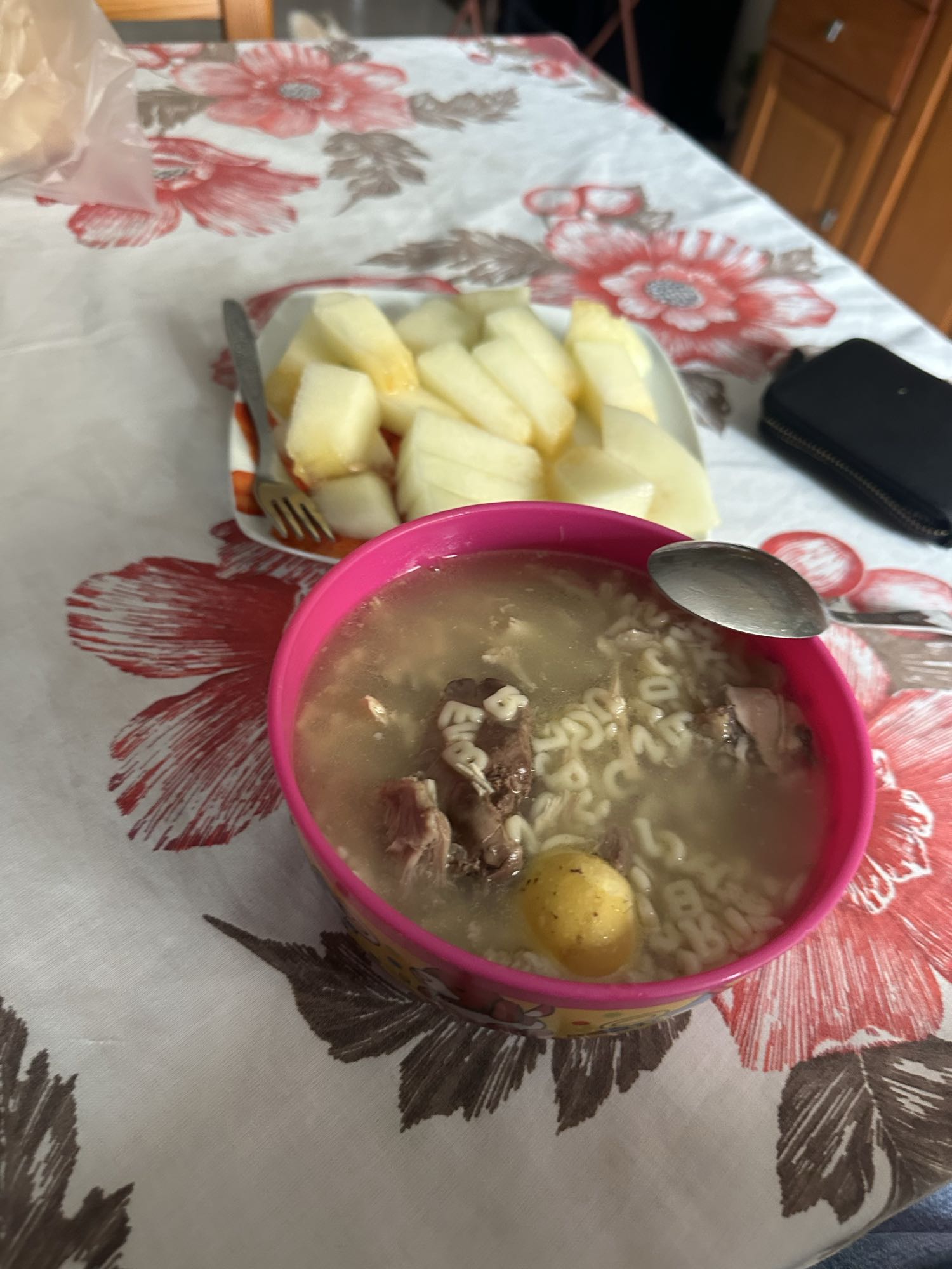 Sopa com carne e melão