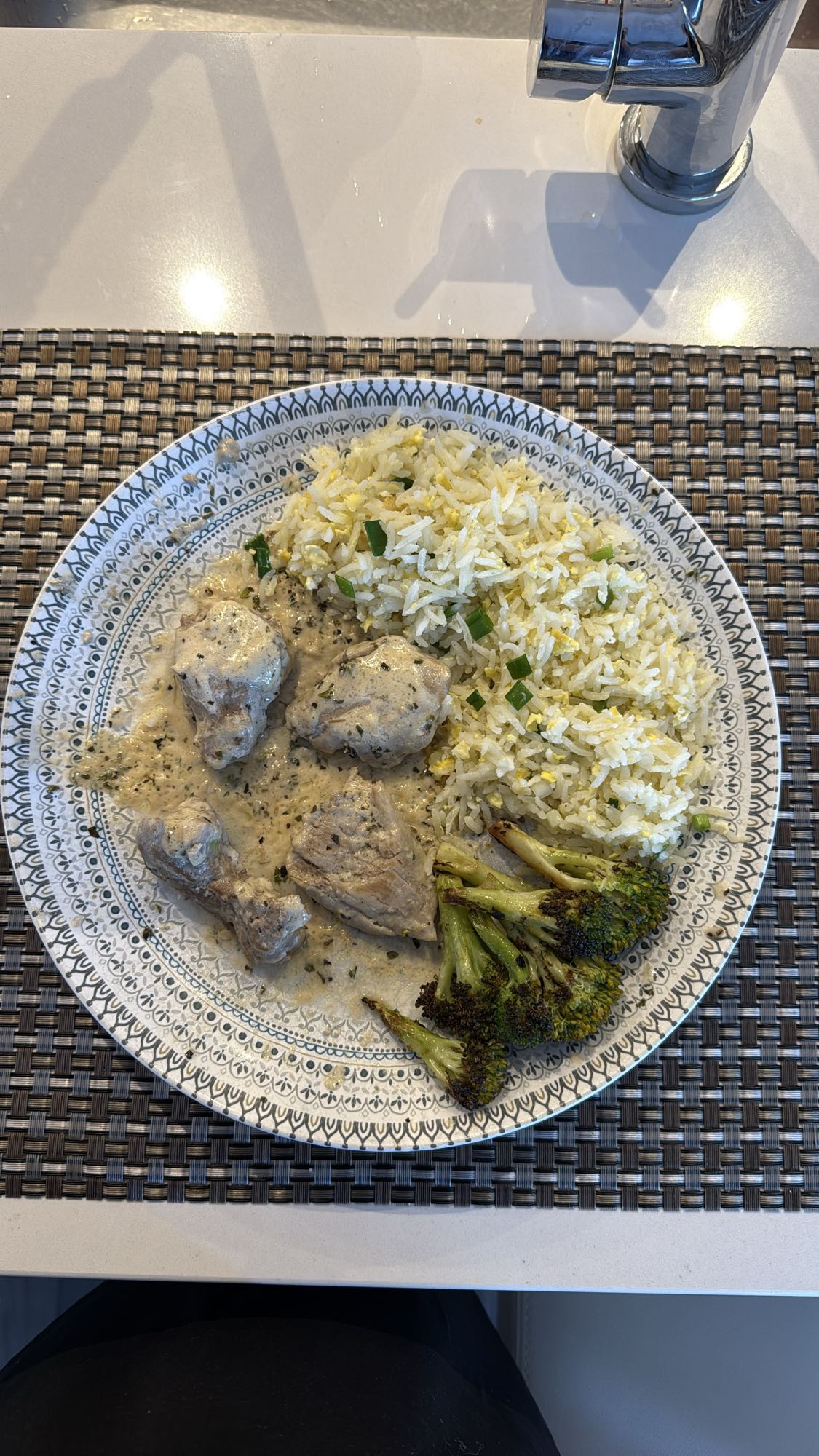 Poulet sauce crème, riz, brocoli