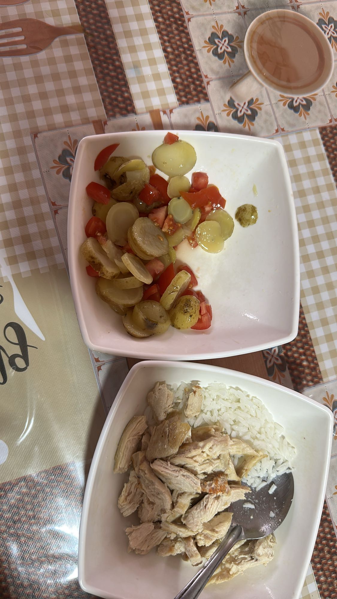 Pollo con arroz y ensalada