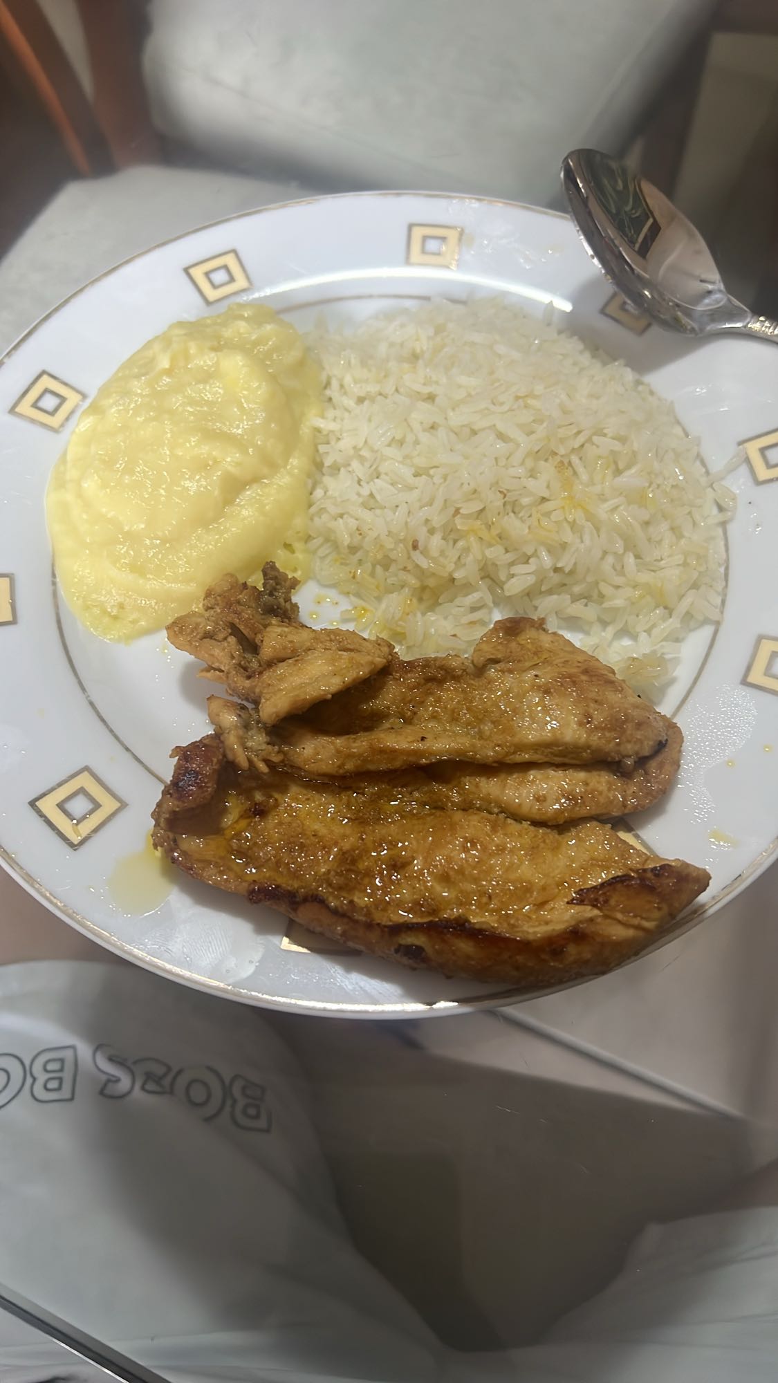 Pollo con arroz y puré