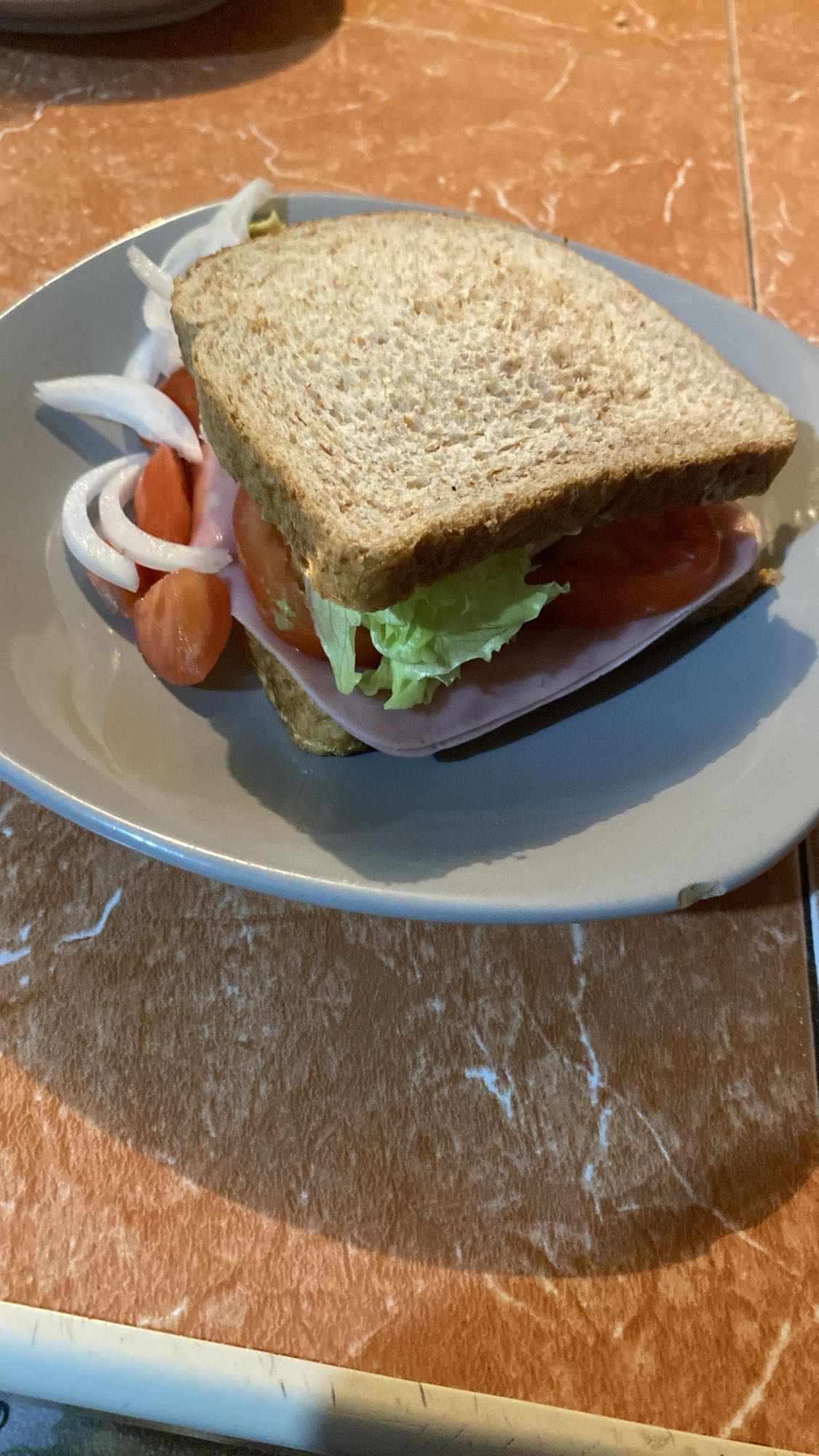 sándwich de jamón y verduras