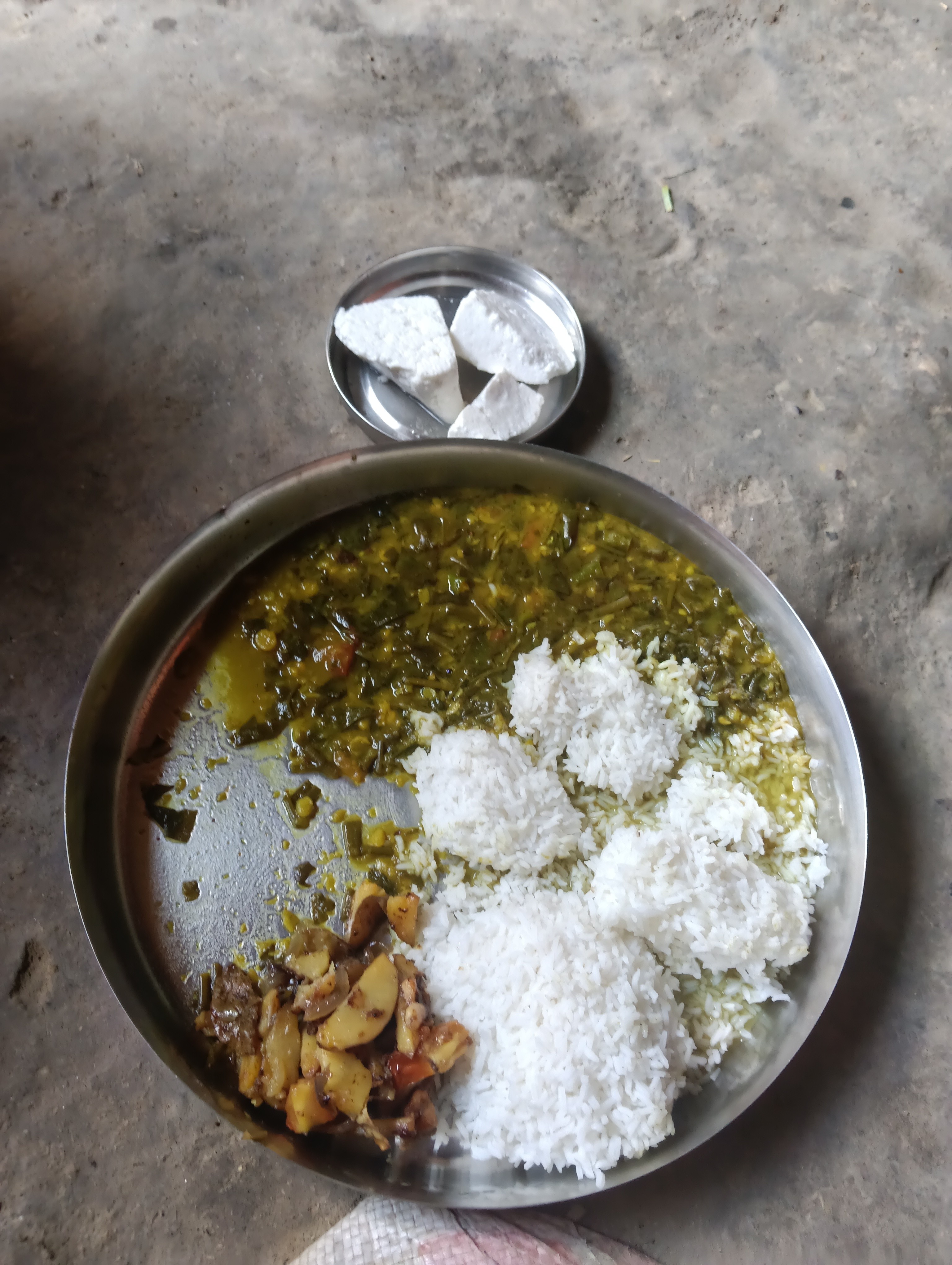 Rice with greens & curry