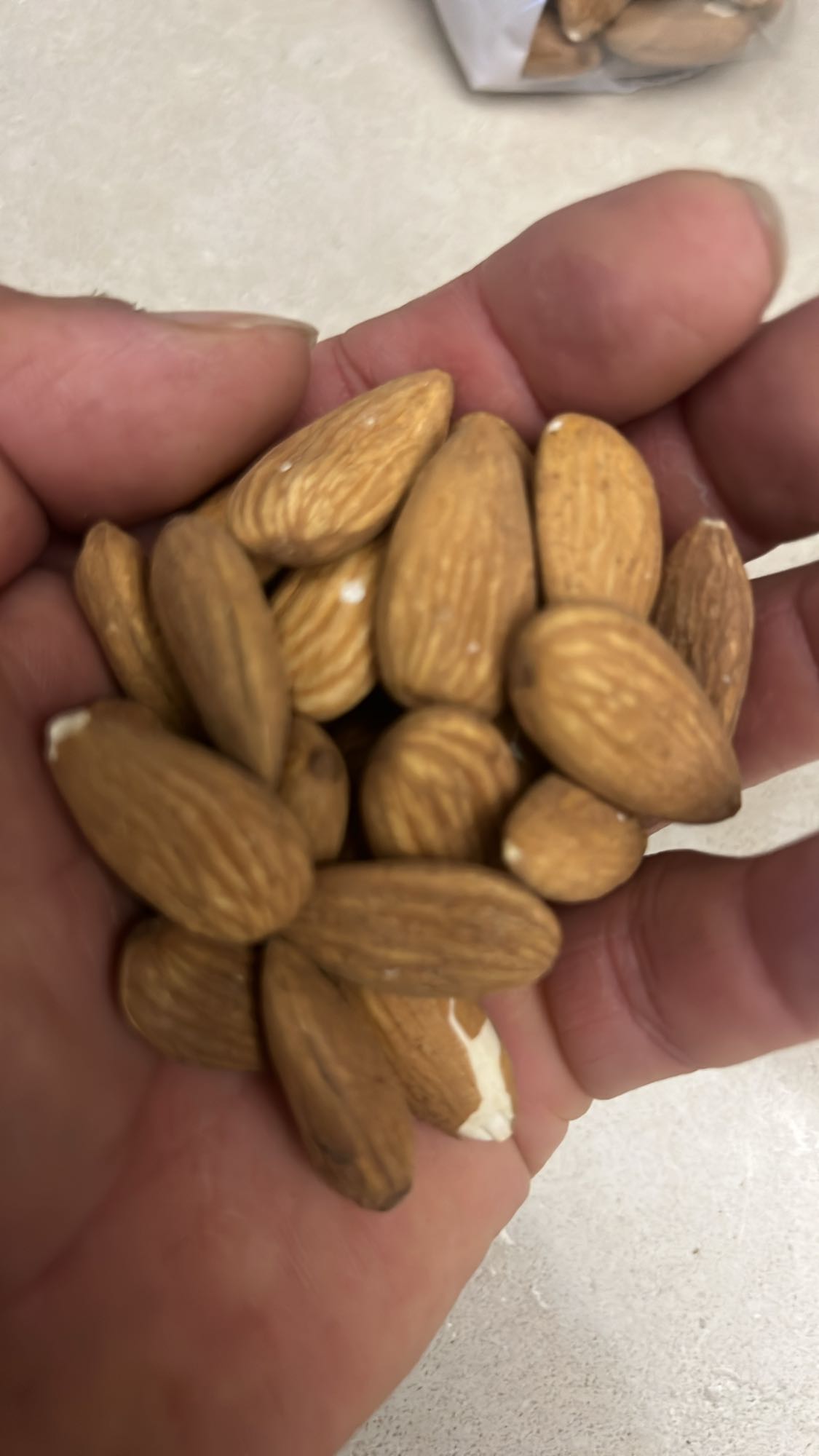 Badem atıştırmalık