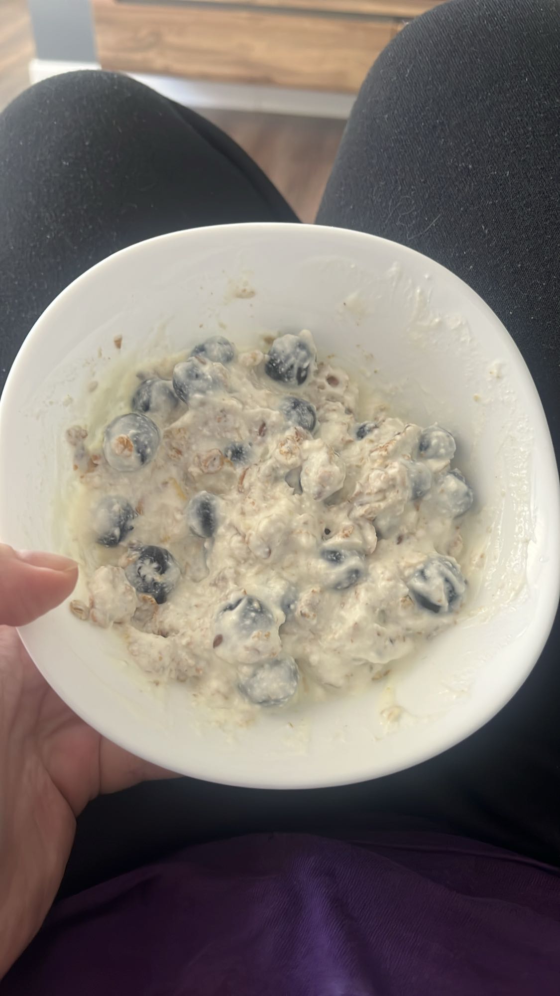 Yogurt blueberry muesli