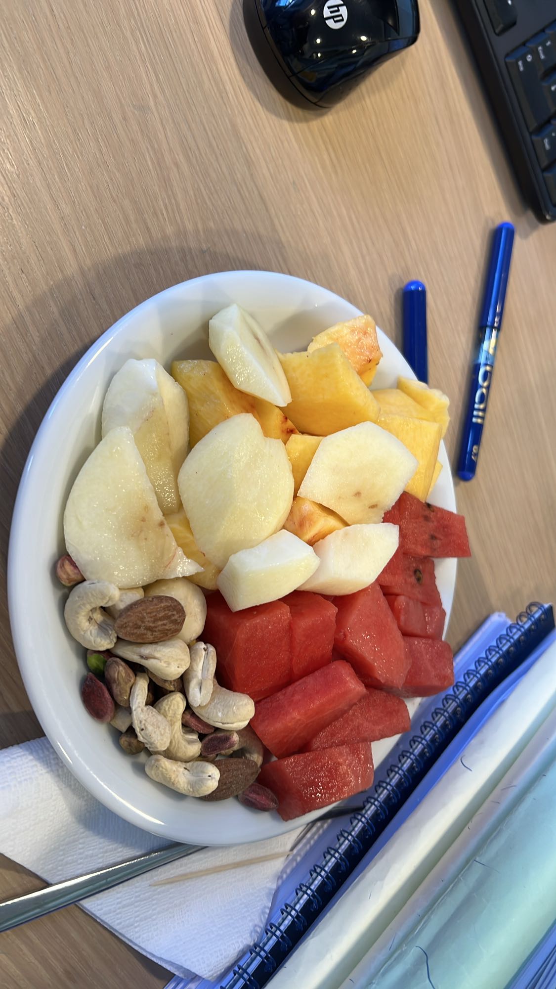 Φρουτοσαλάτα με ξηρούς καρπούς