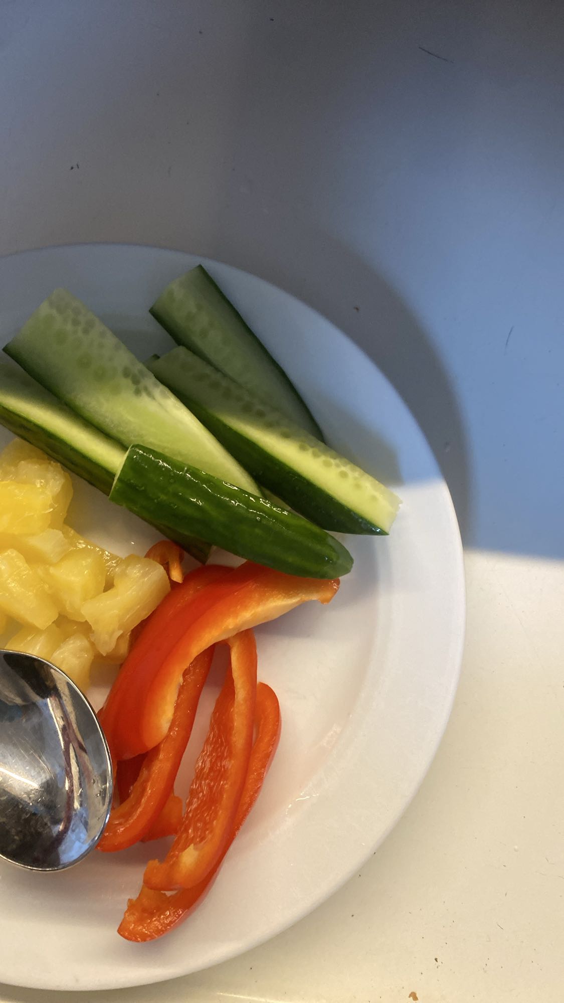 Grönsaks- och frukttallrik