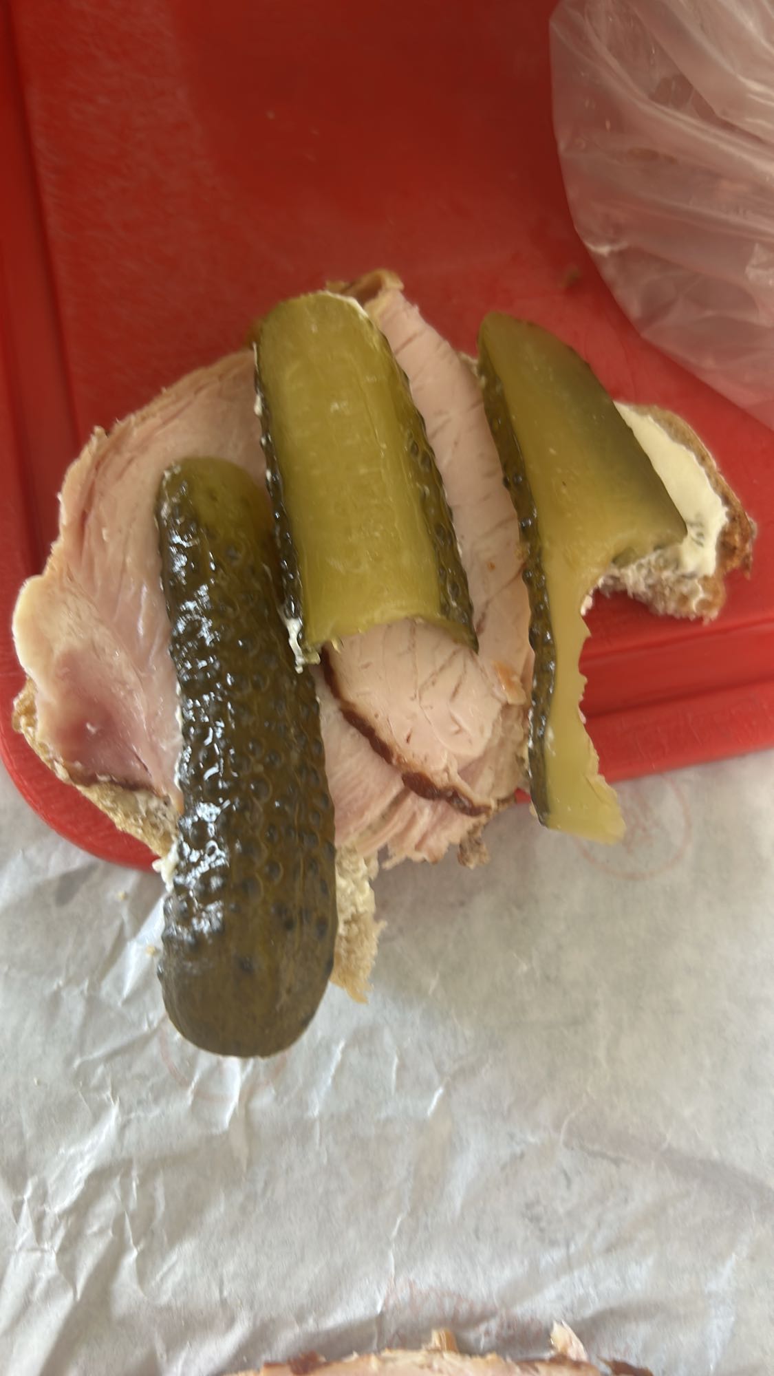 Kanapka z szynką i ogórkiem