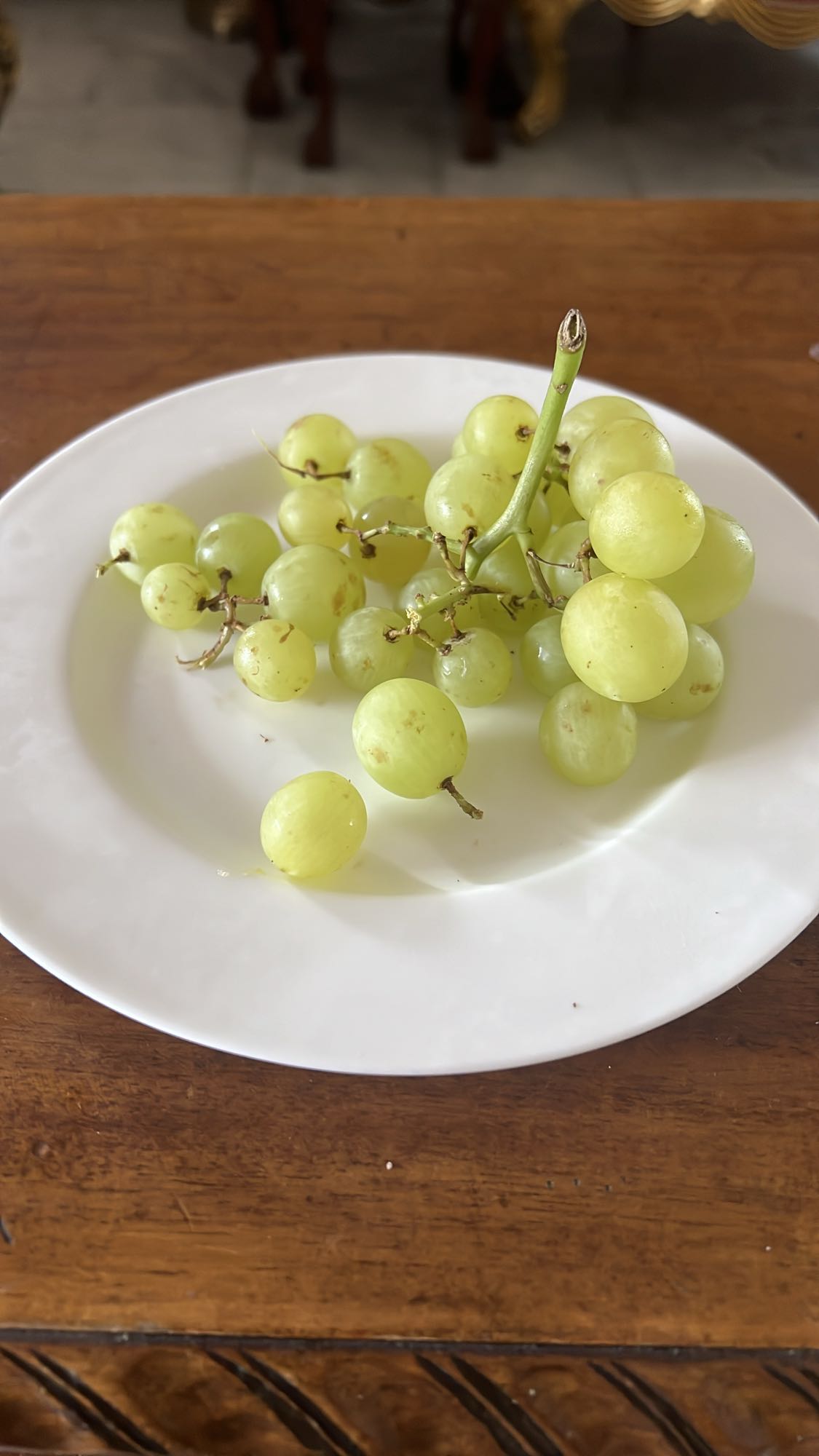 Green grapes plate