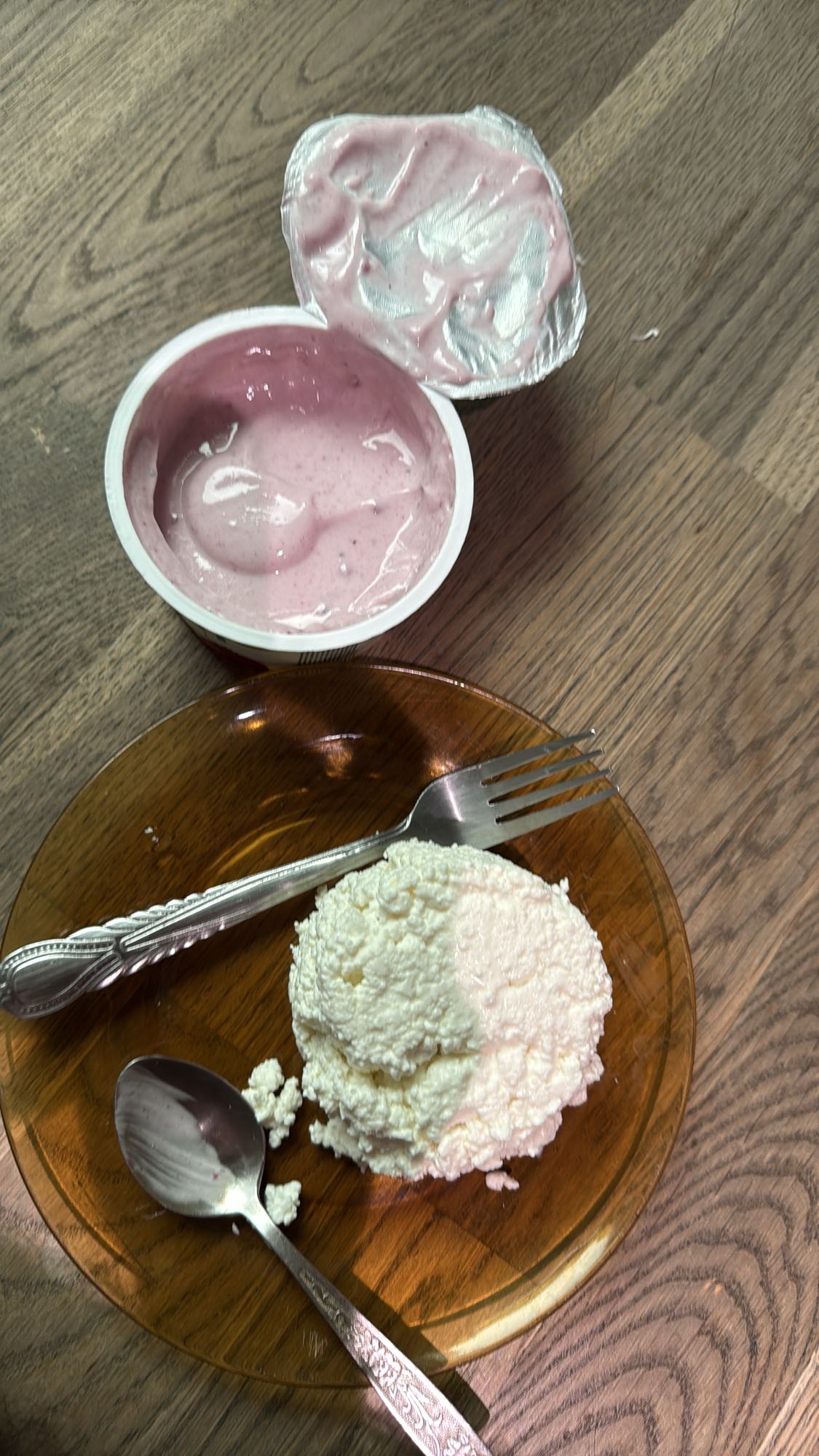 Cottage Cheese and Berry Yogurt