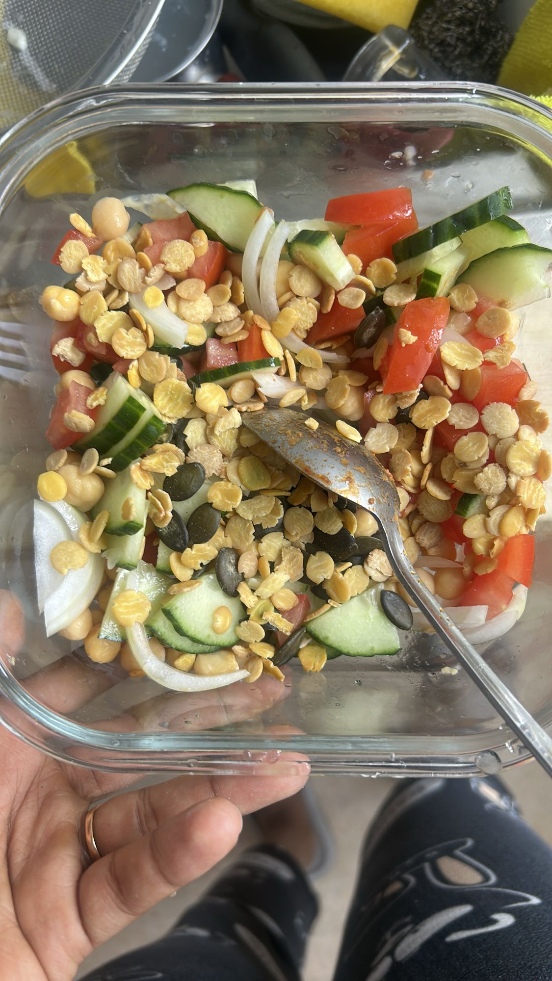 Gemüsesalat mit Linsen