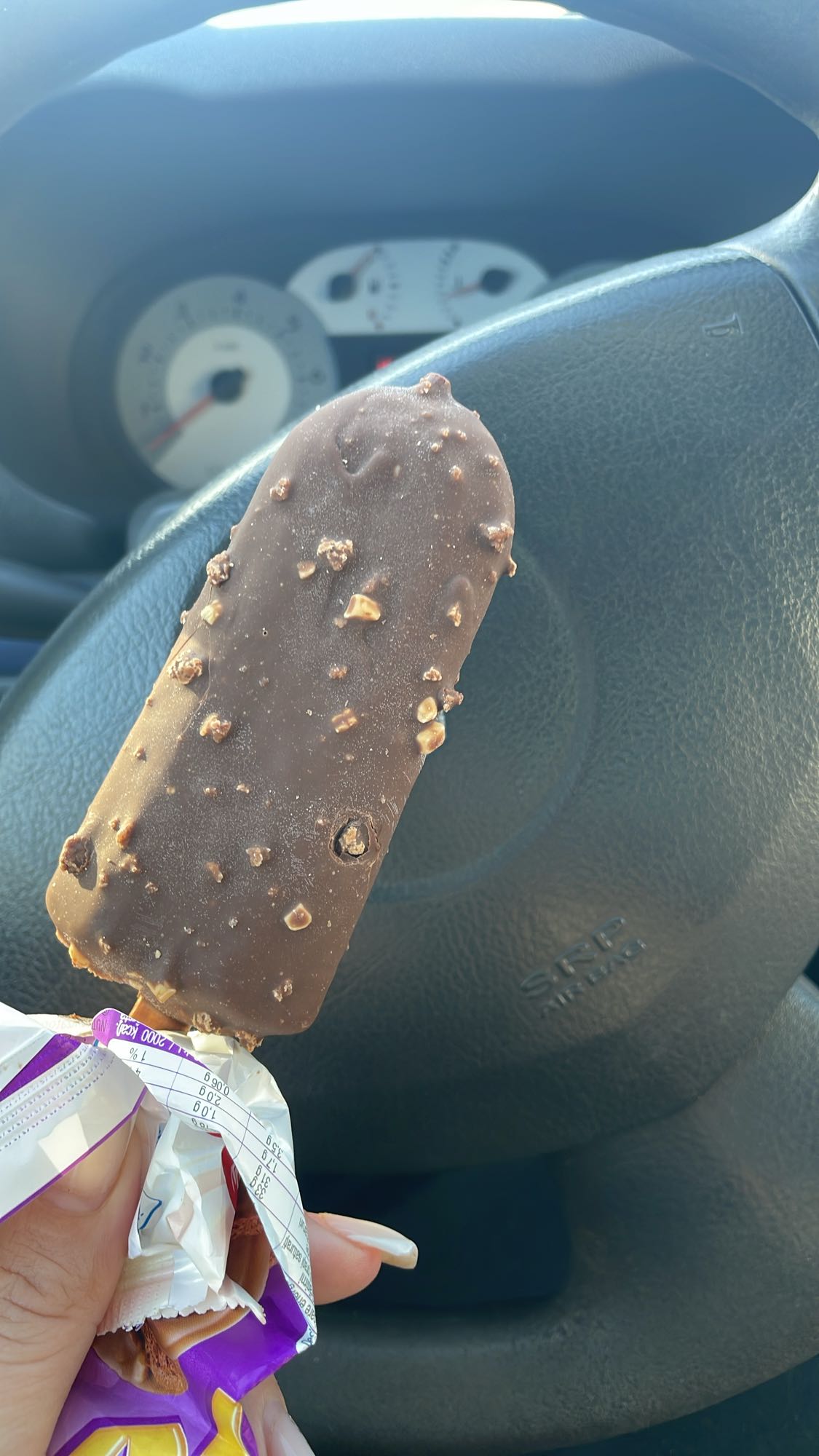 Înghețată pe băț cu ciocolată