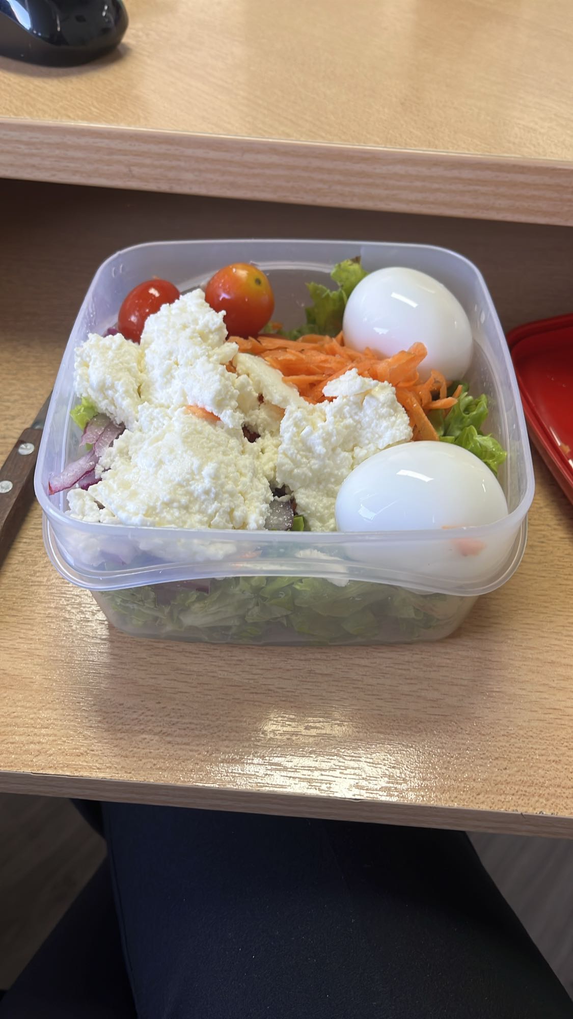 Ensalada con huevos y ricotta