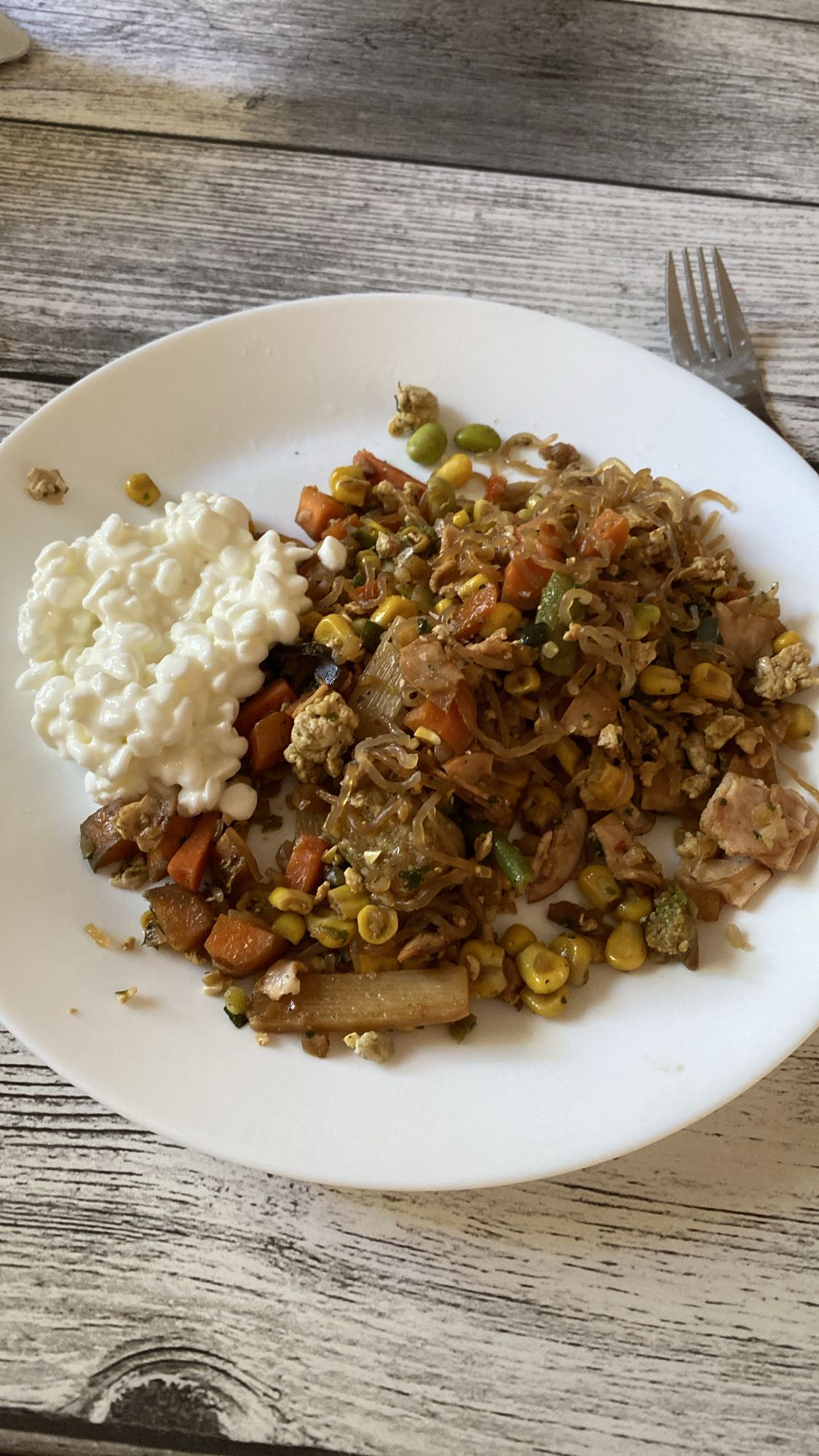 Grönsaksnudlar med keso