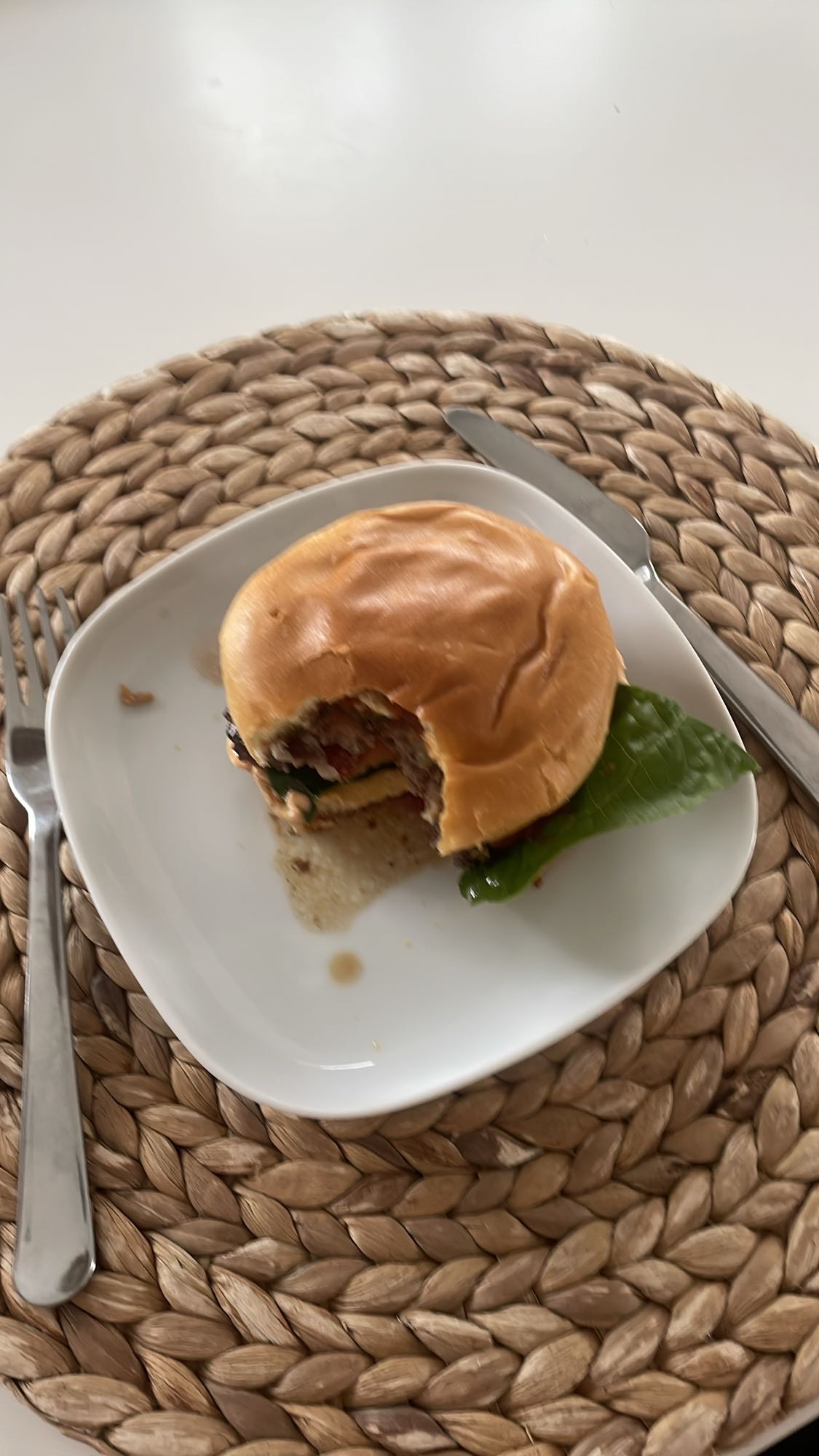 Hamburgare med sallad