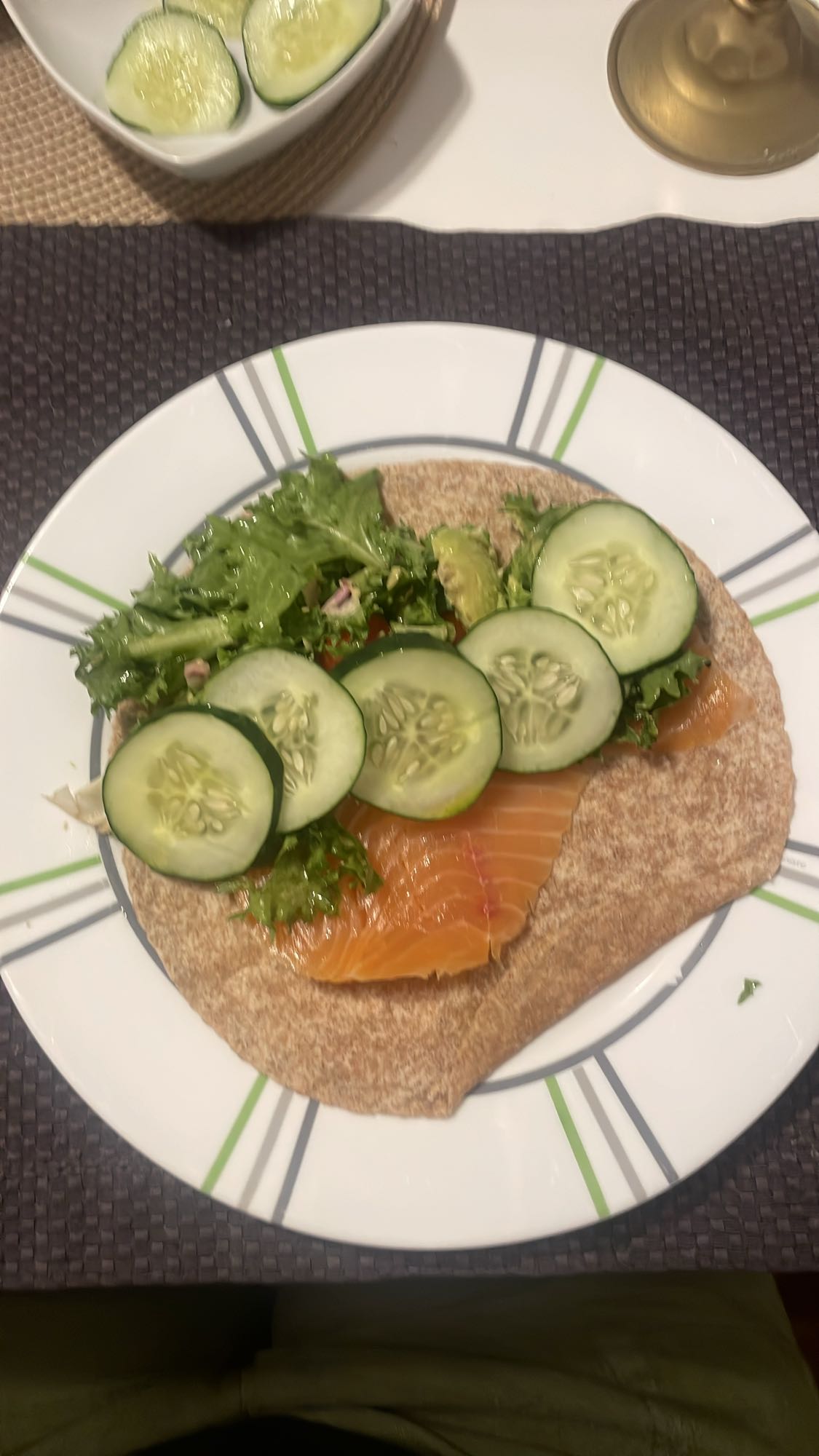 Wrap de salmón y vegetales