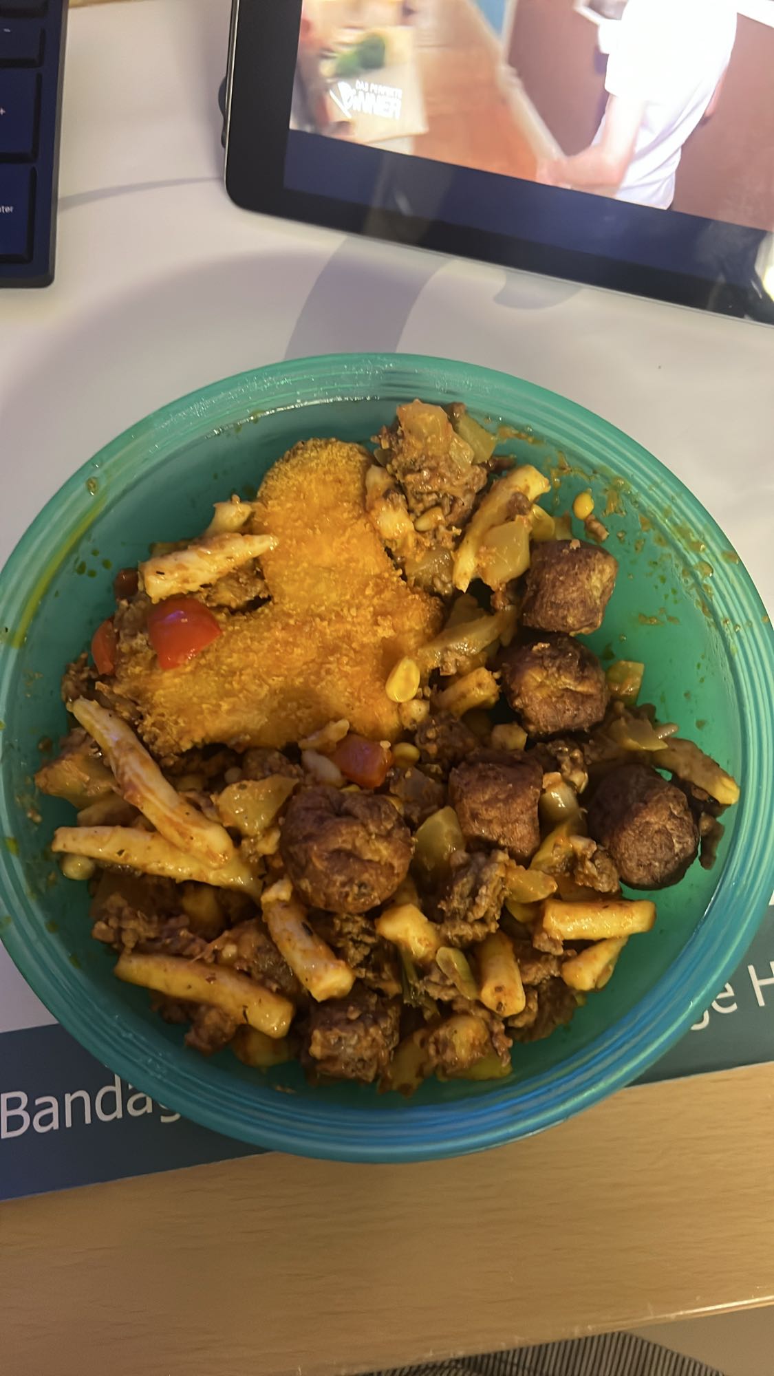 Nudelauflauf mit Hackbällchen