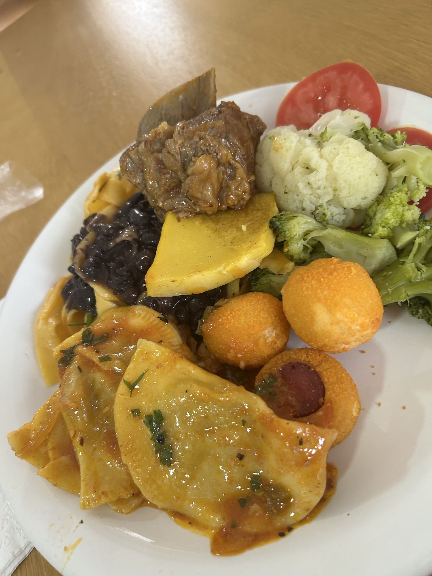 Prato variado com carne