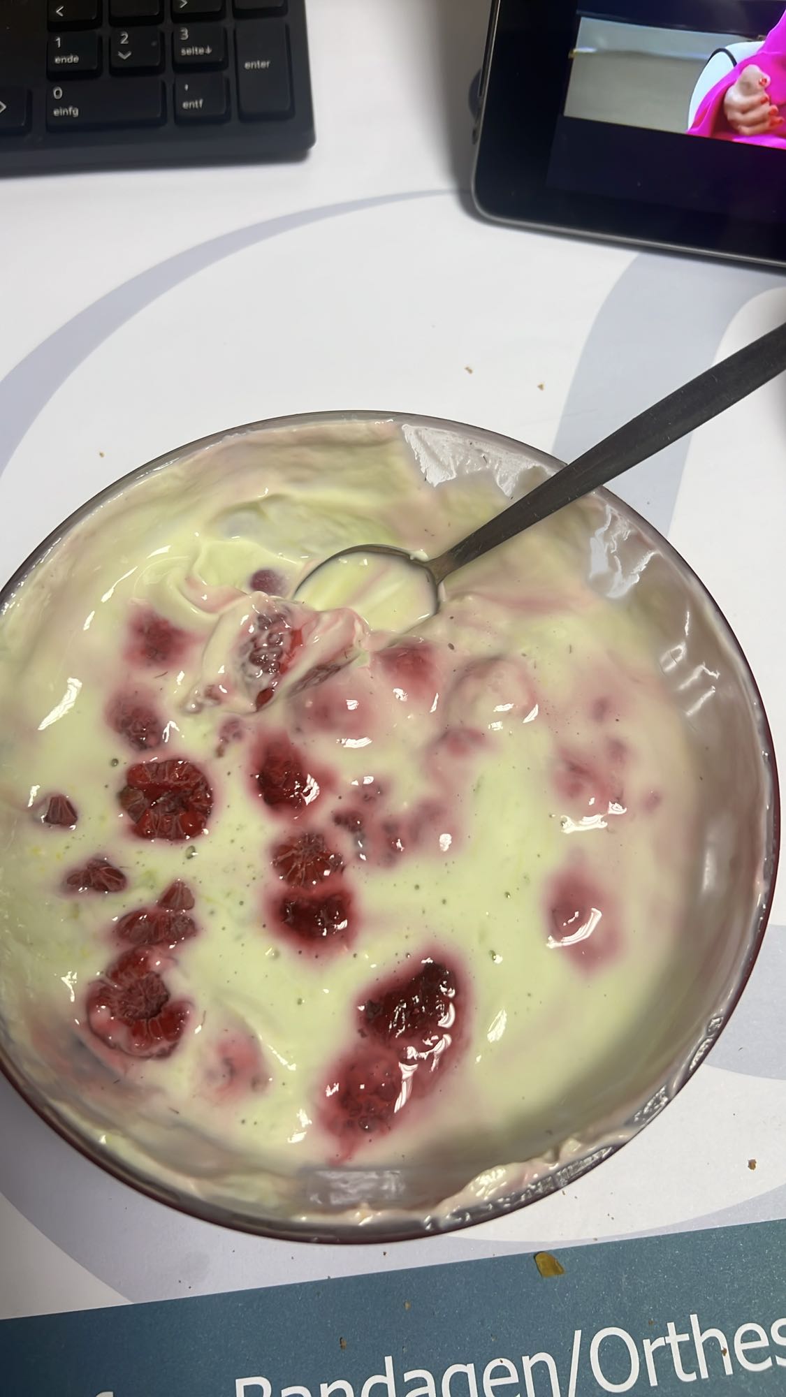 Himbeer-Joghurt-Schale