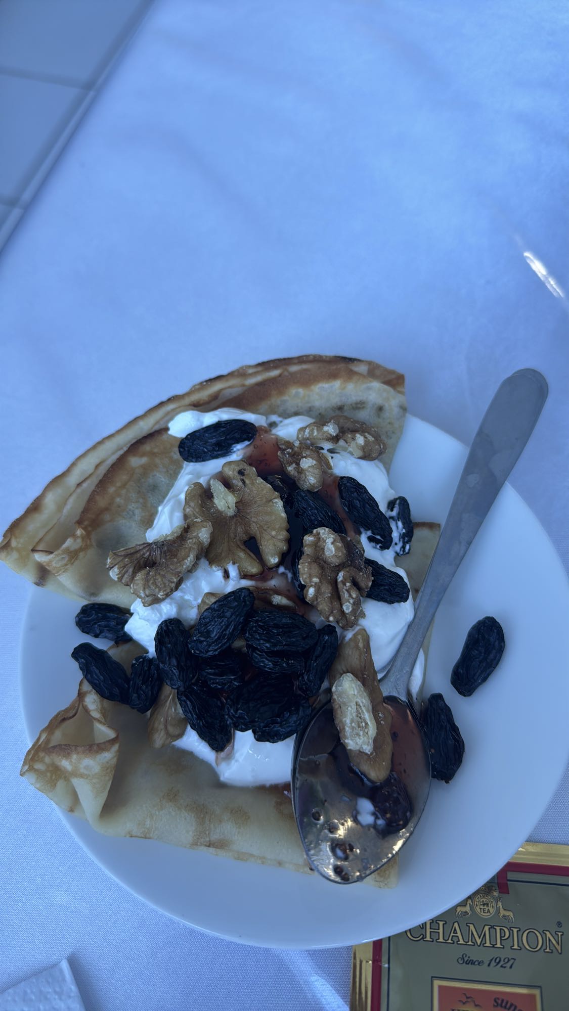 Блин с орехами и йогуртом