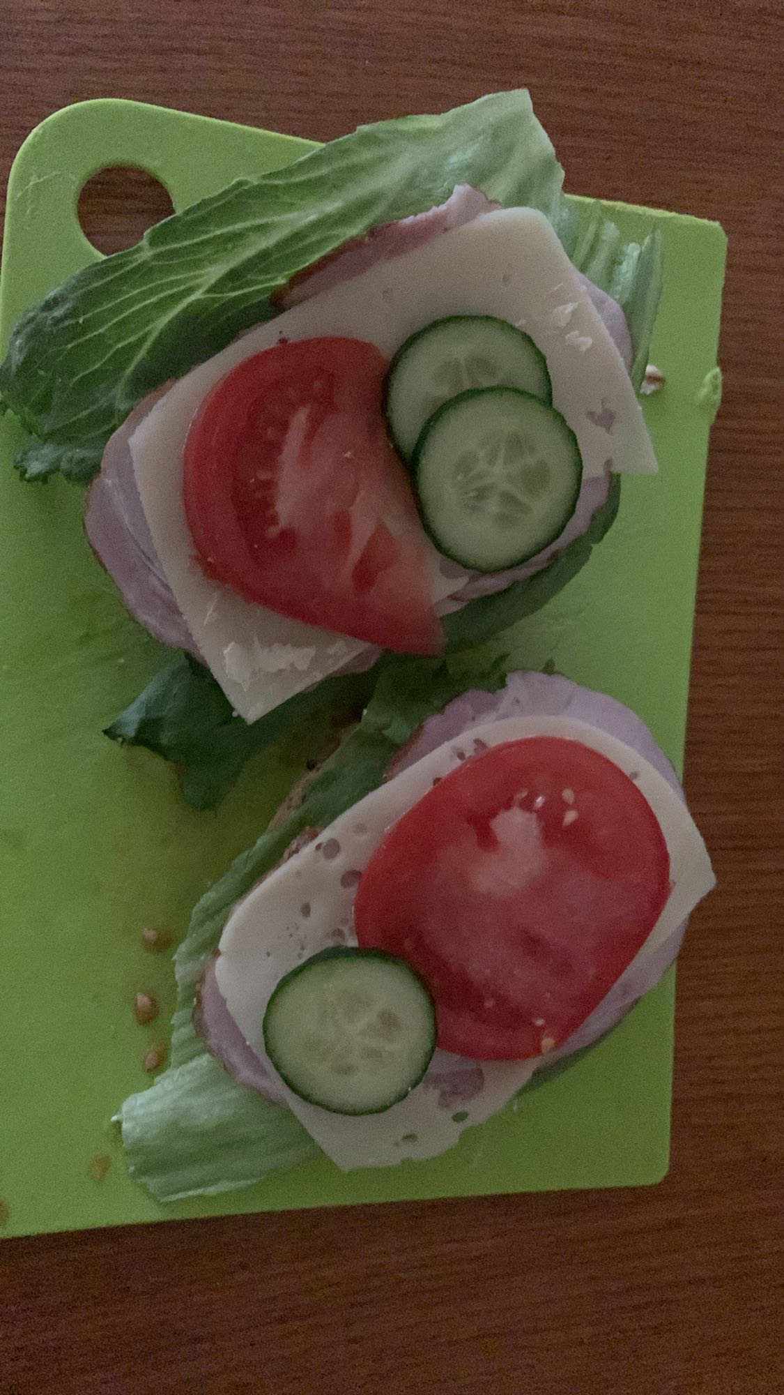 kanapki z szynką i warzywami