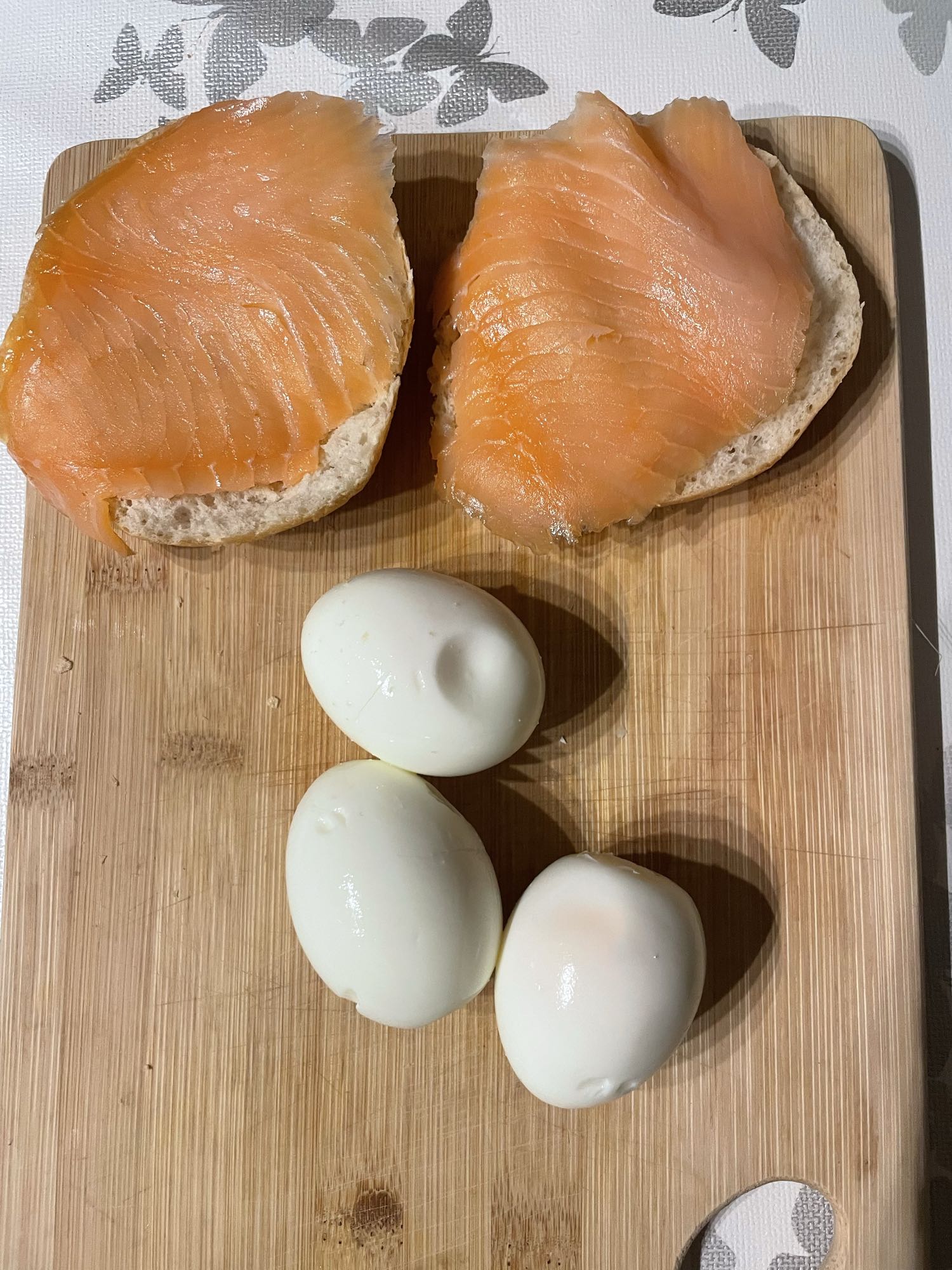 Zalm broodje met eieren