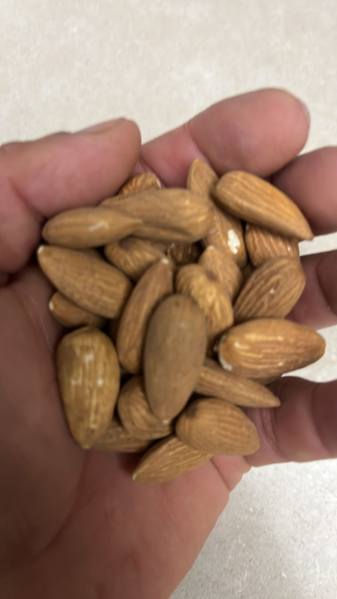 Badem atıştırmalık