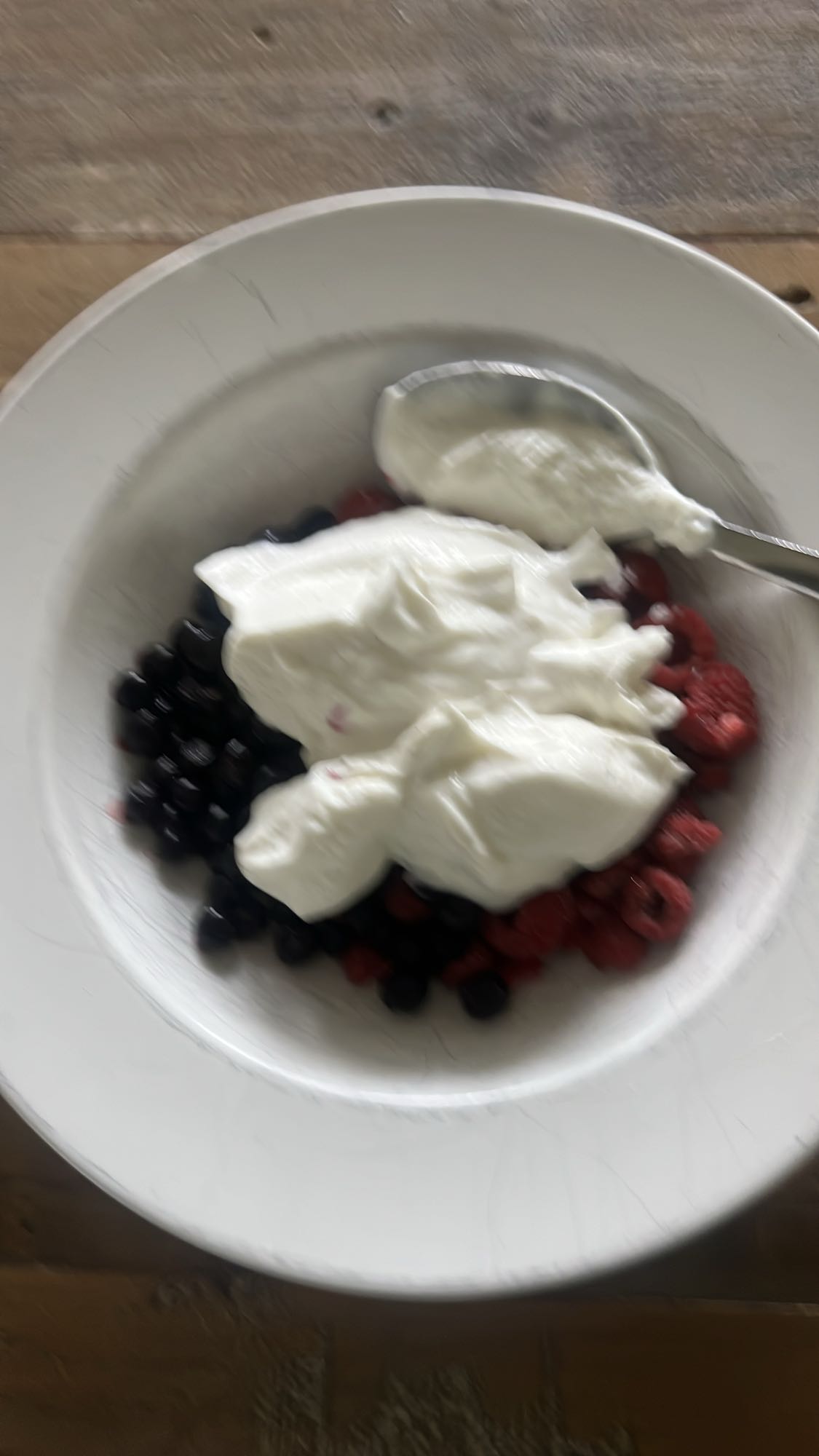 Bär med yoghurt
